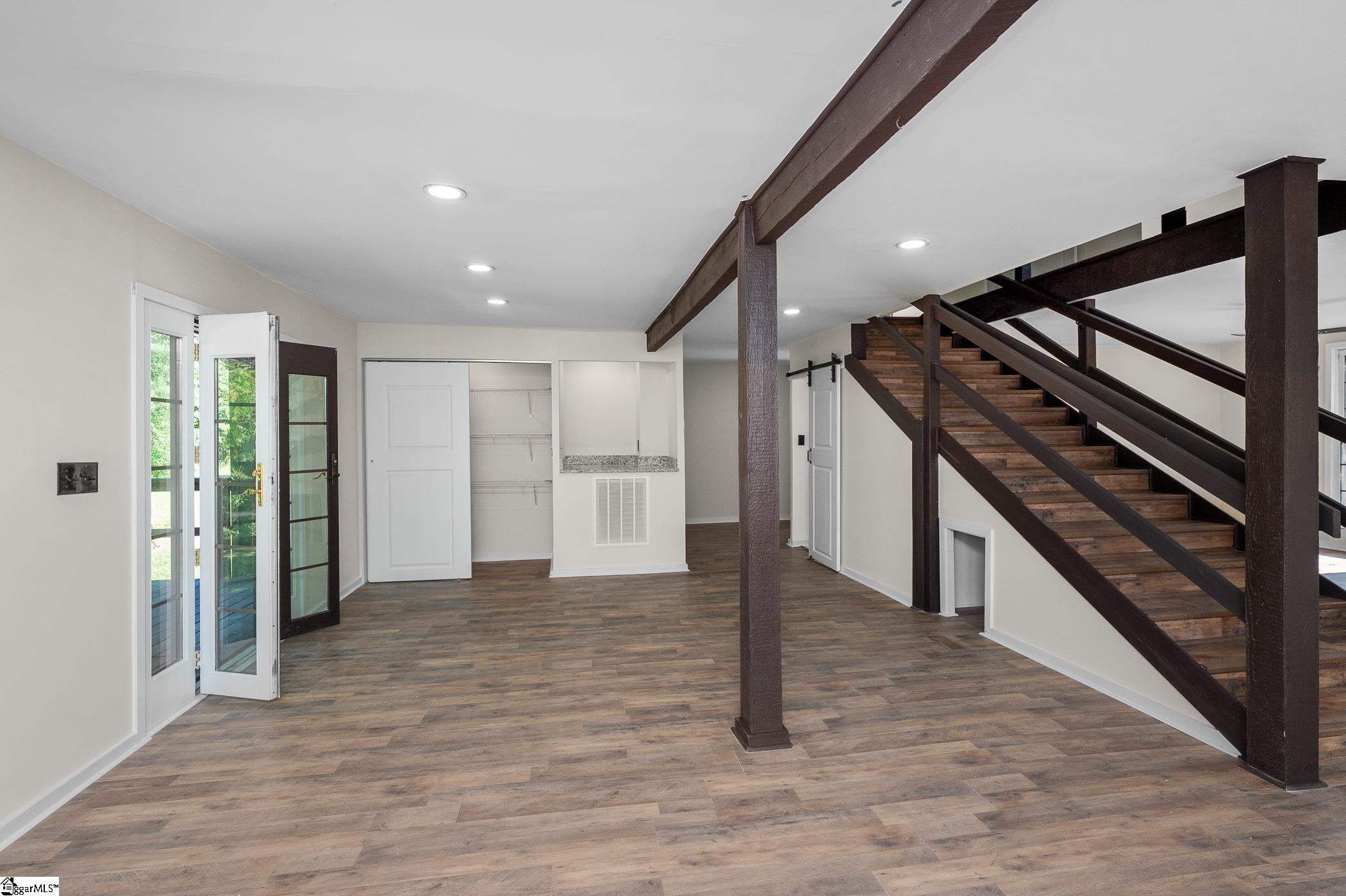 141 Agnes Drive photo 19