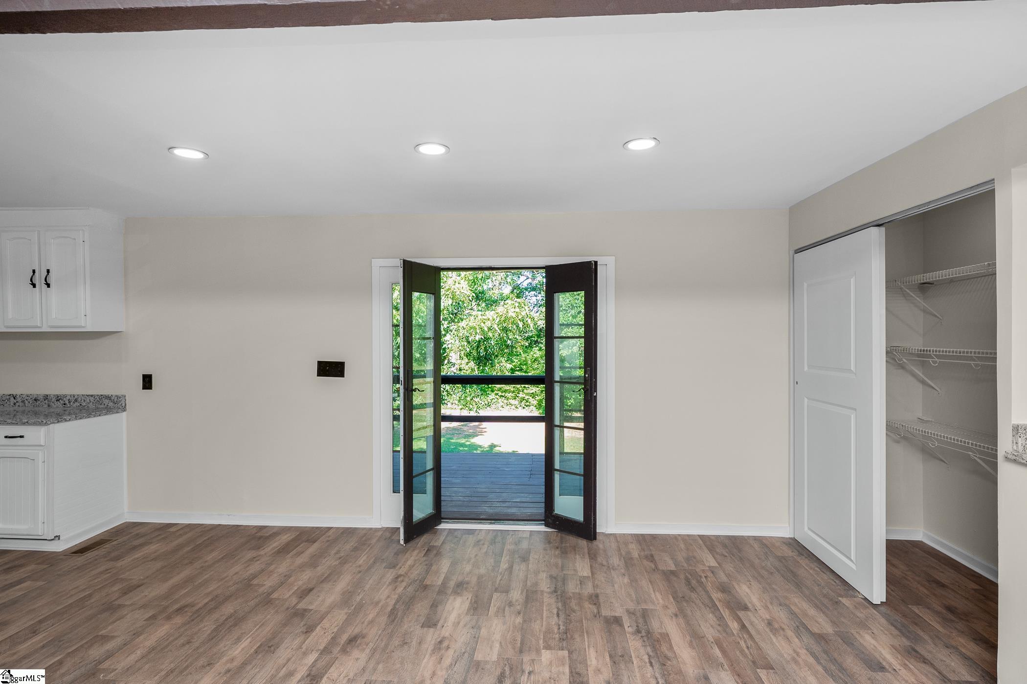 141 Agnes Drive photo 20