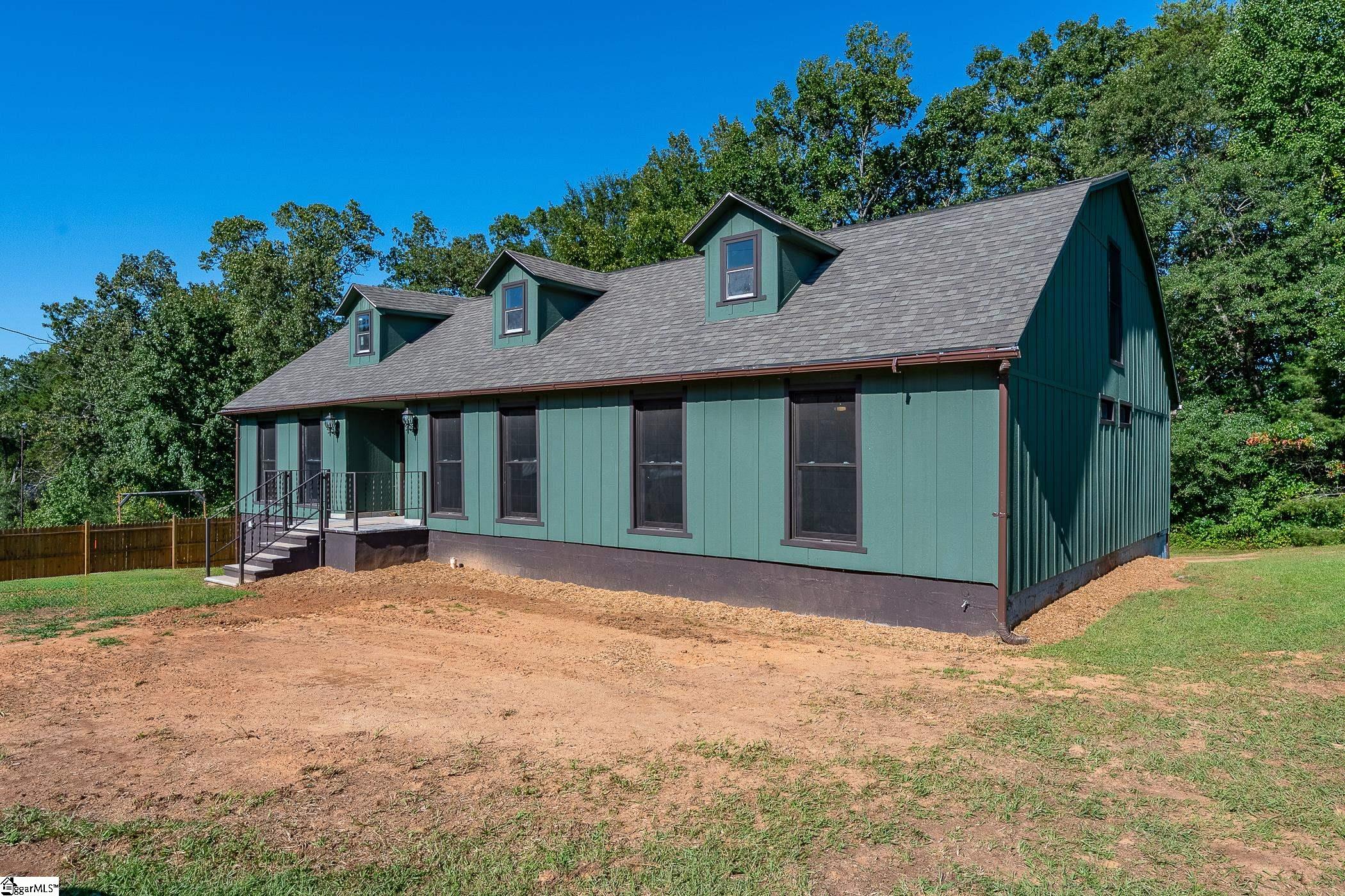 141 Agnes Drive photo 3
