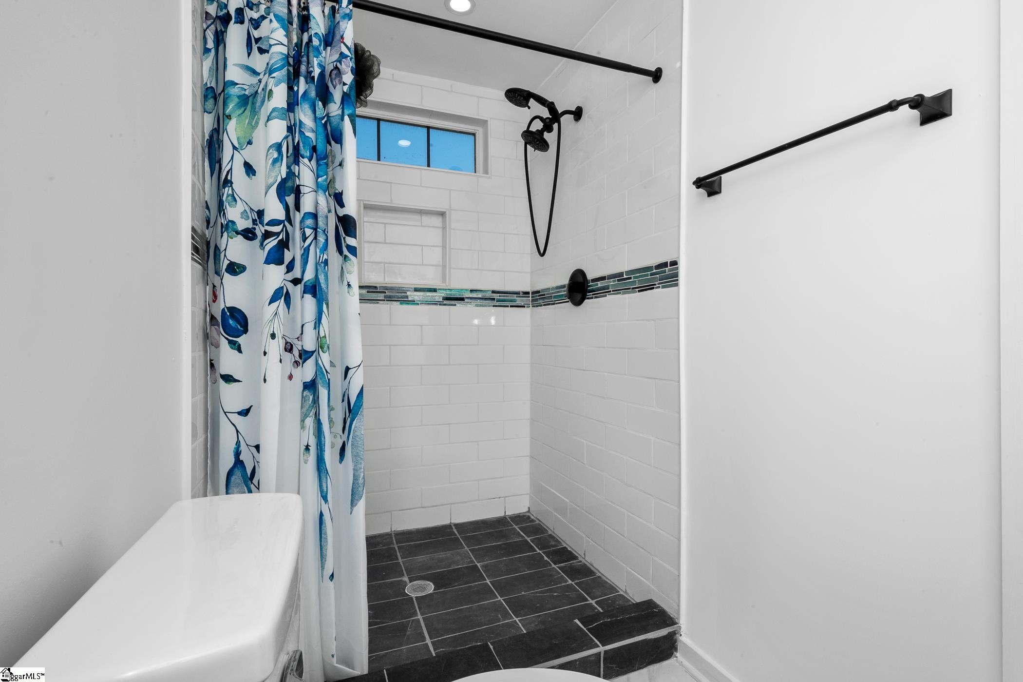 141 Agnes Drive photo 27