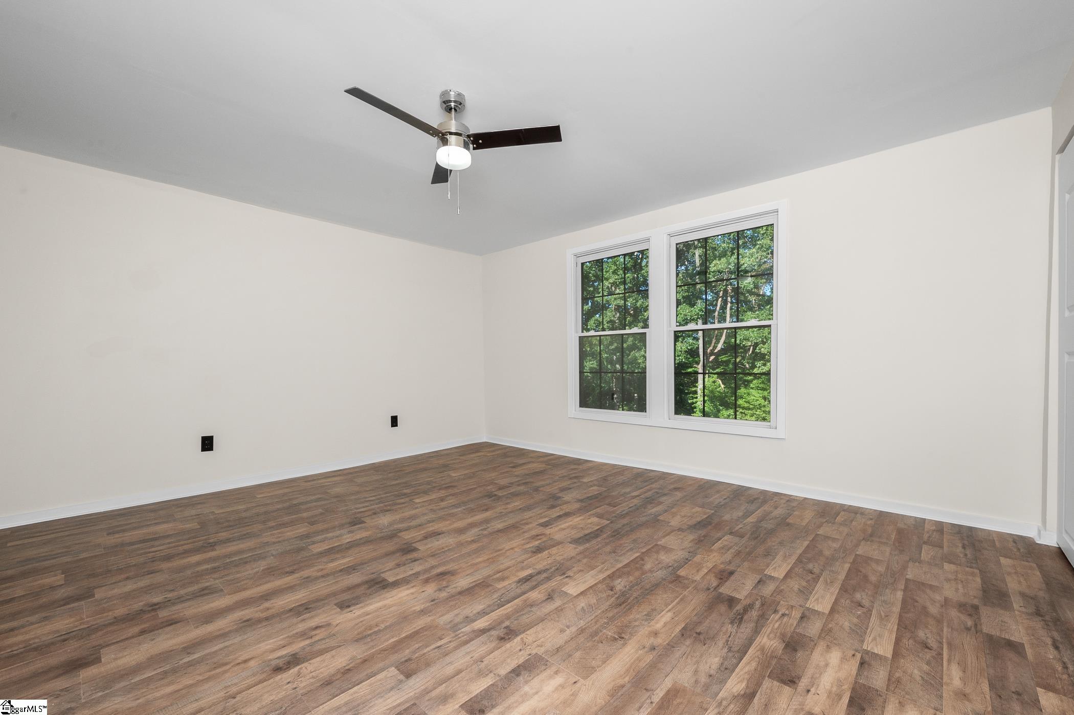 141 Agnes Drive photo 32