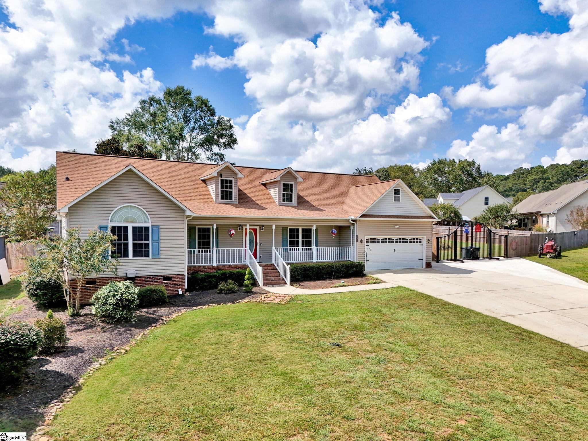 136 Amberwood Drive photo 1