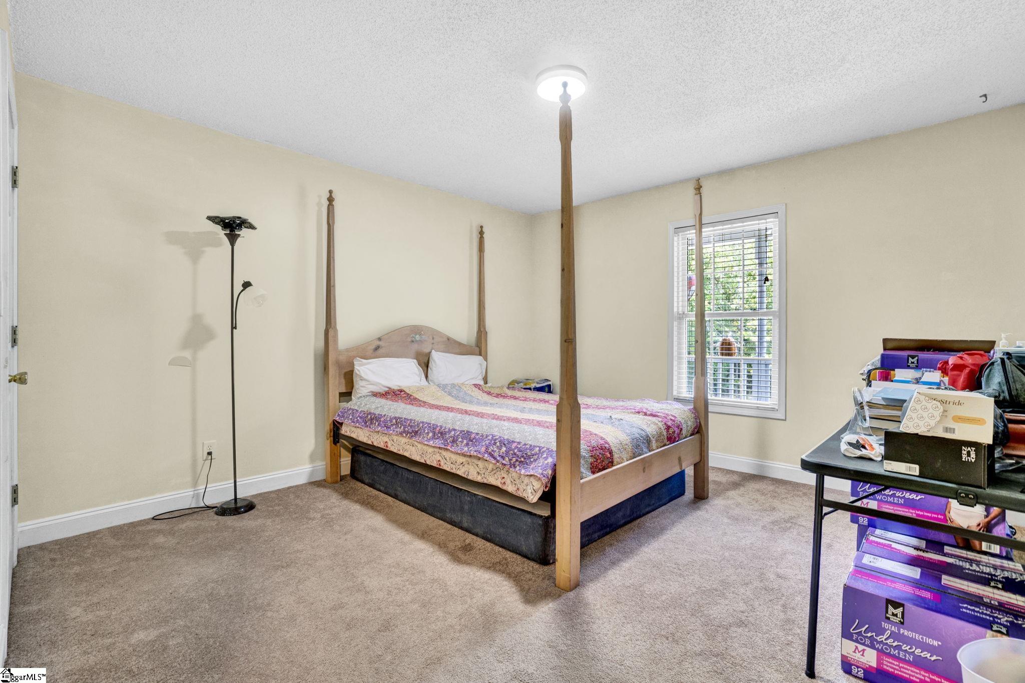 136 Amberwood Drive photo 18
