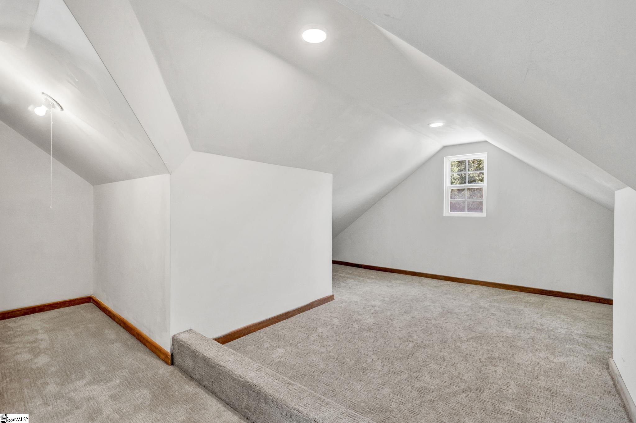 136 Amberwood Drive photo 31