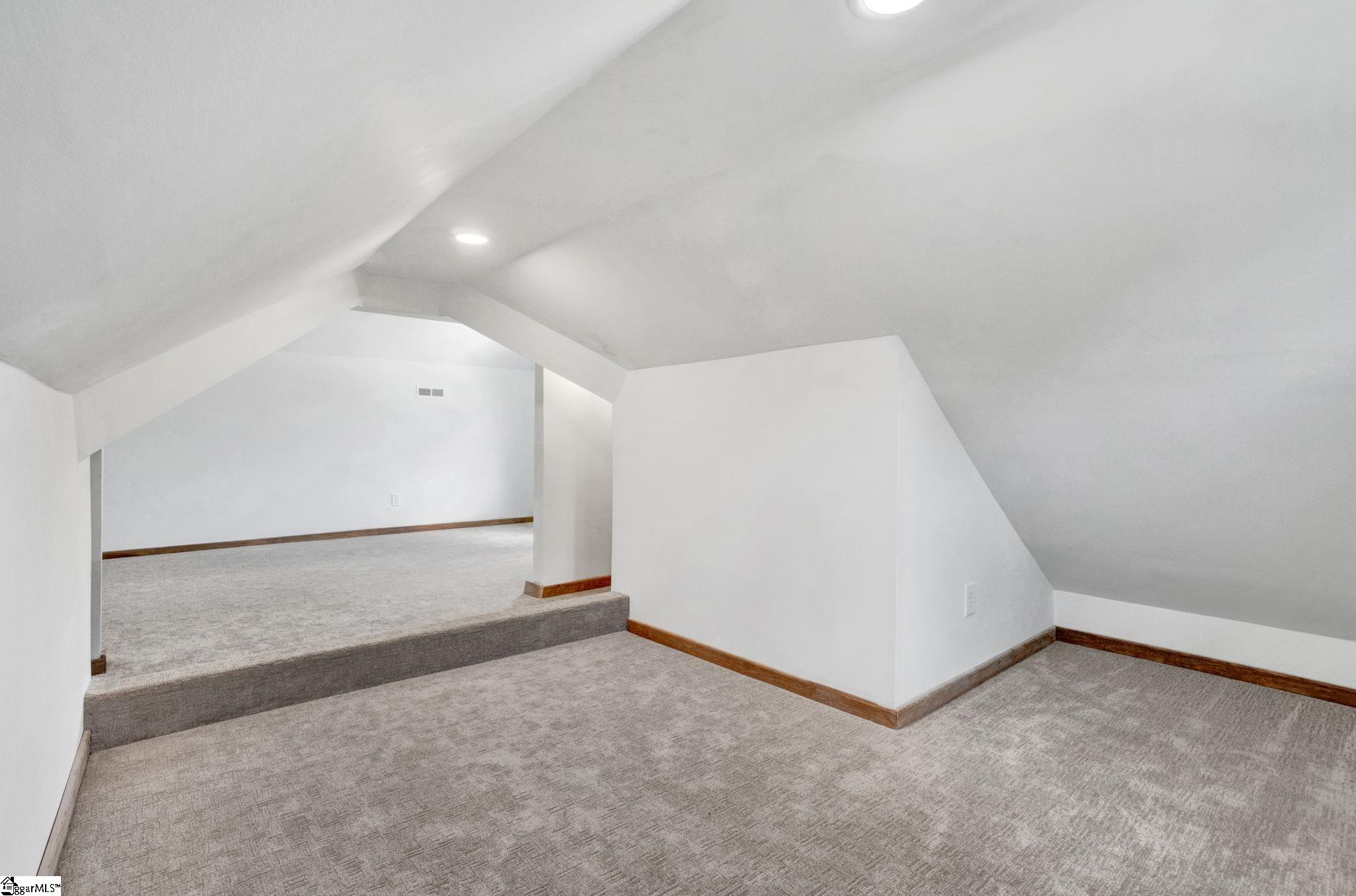 136 Amberwood Drive photo 32