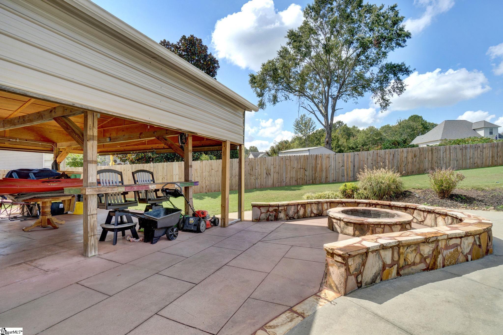 136 Amberwood Drive photo 39