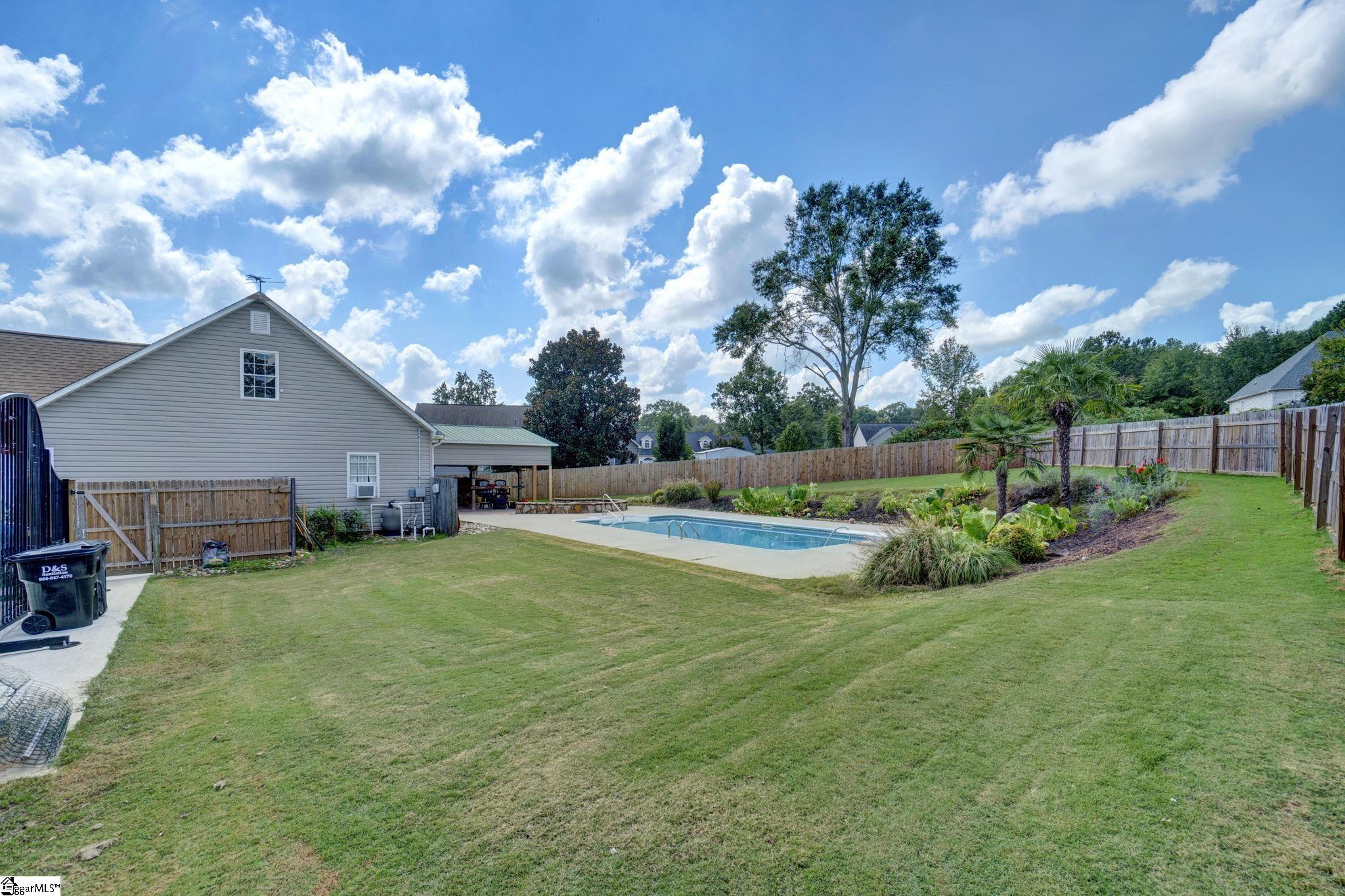 136 Amberwood Drive photo 41