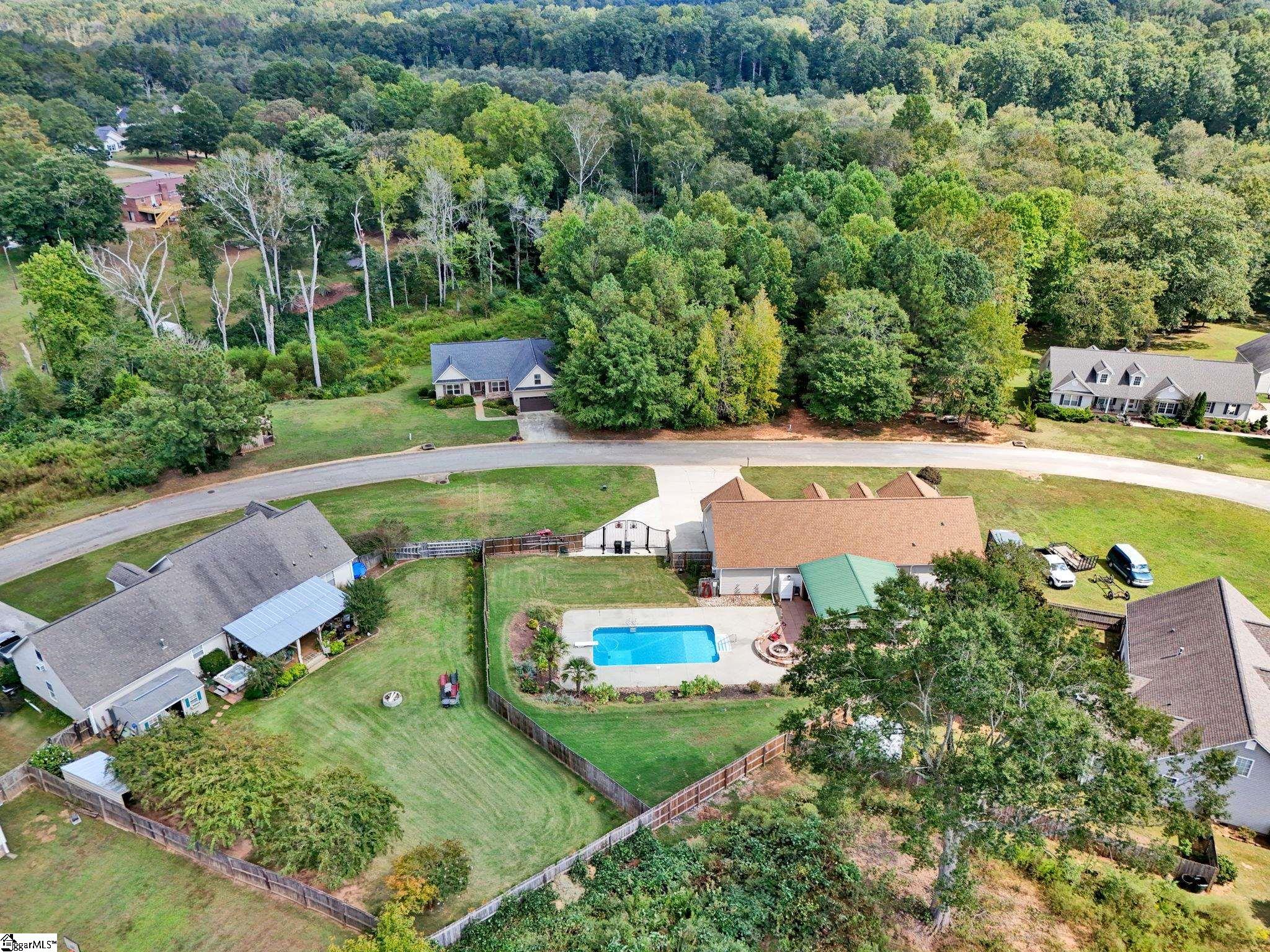 136 Amberwood Drive photo 43