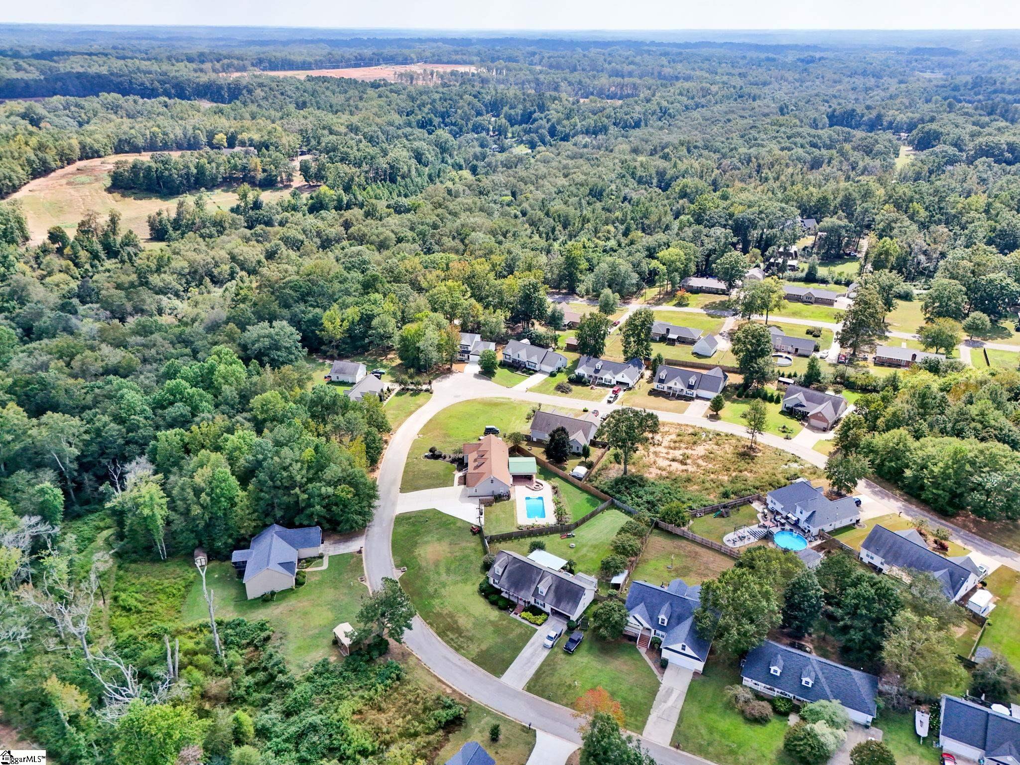 136 Amberwood Drive photo 44