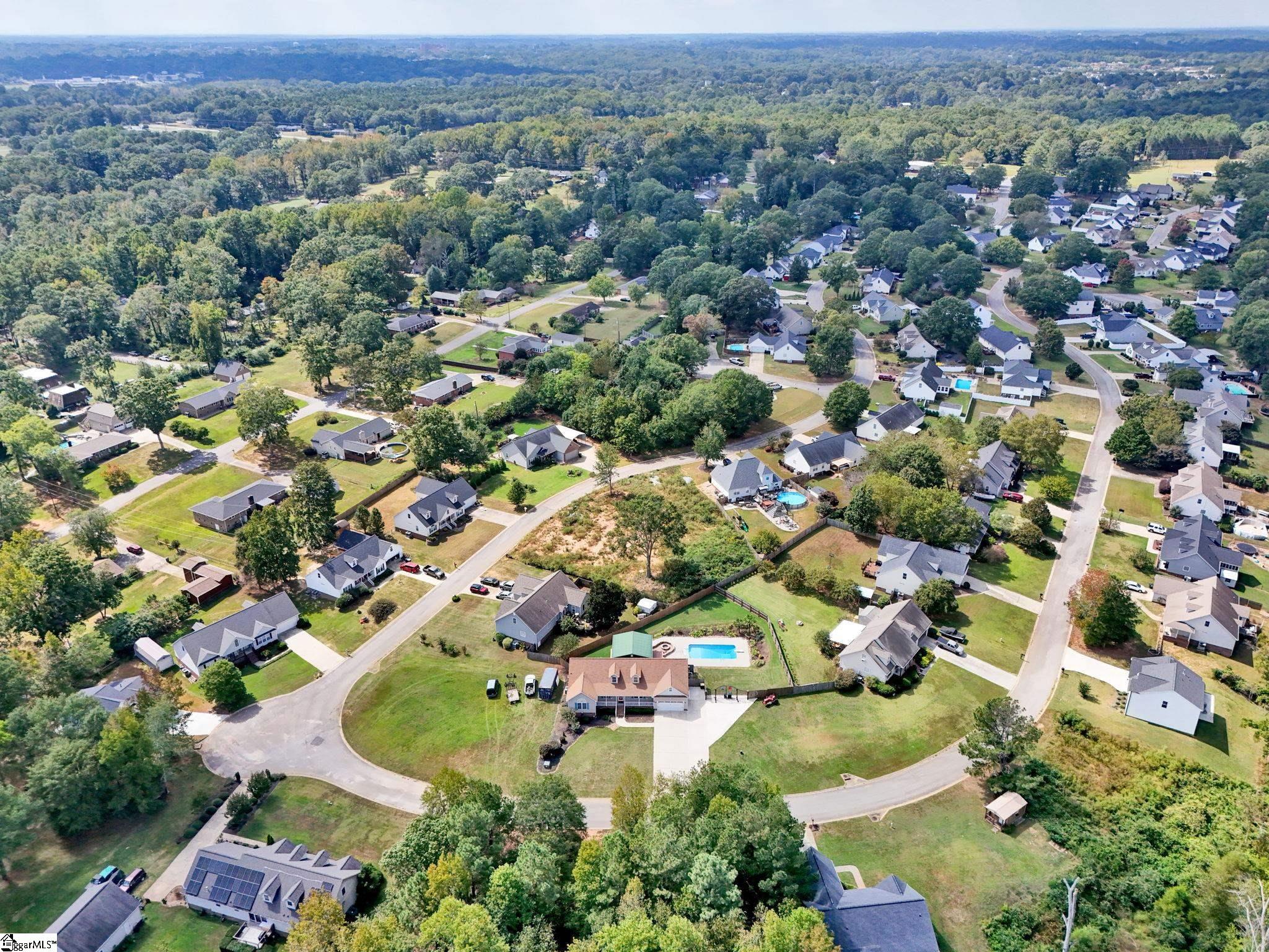 136 Amberwood Drive photo 45