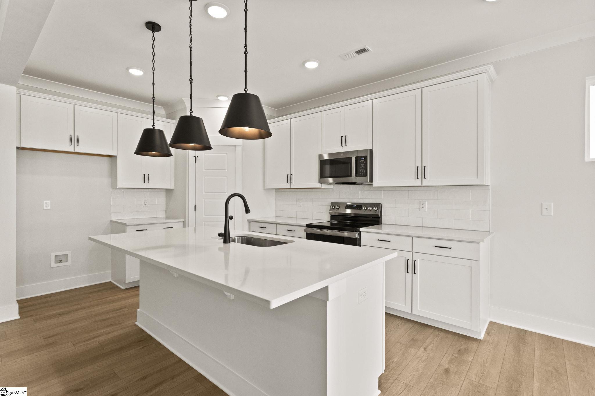 1821 Betsy Ross Drive Moore, SC 29369