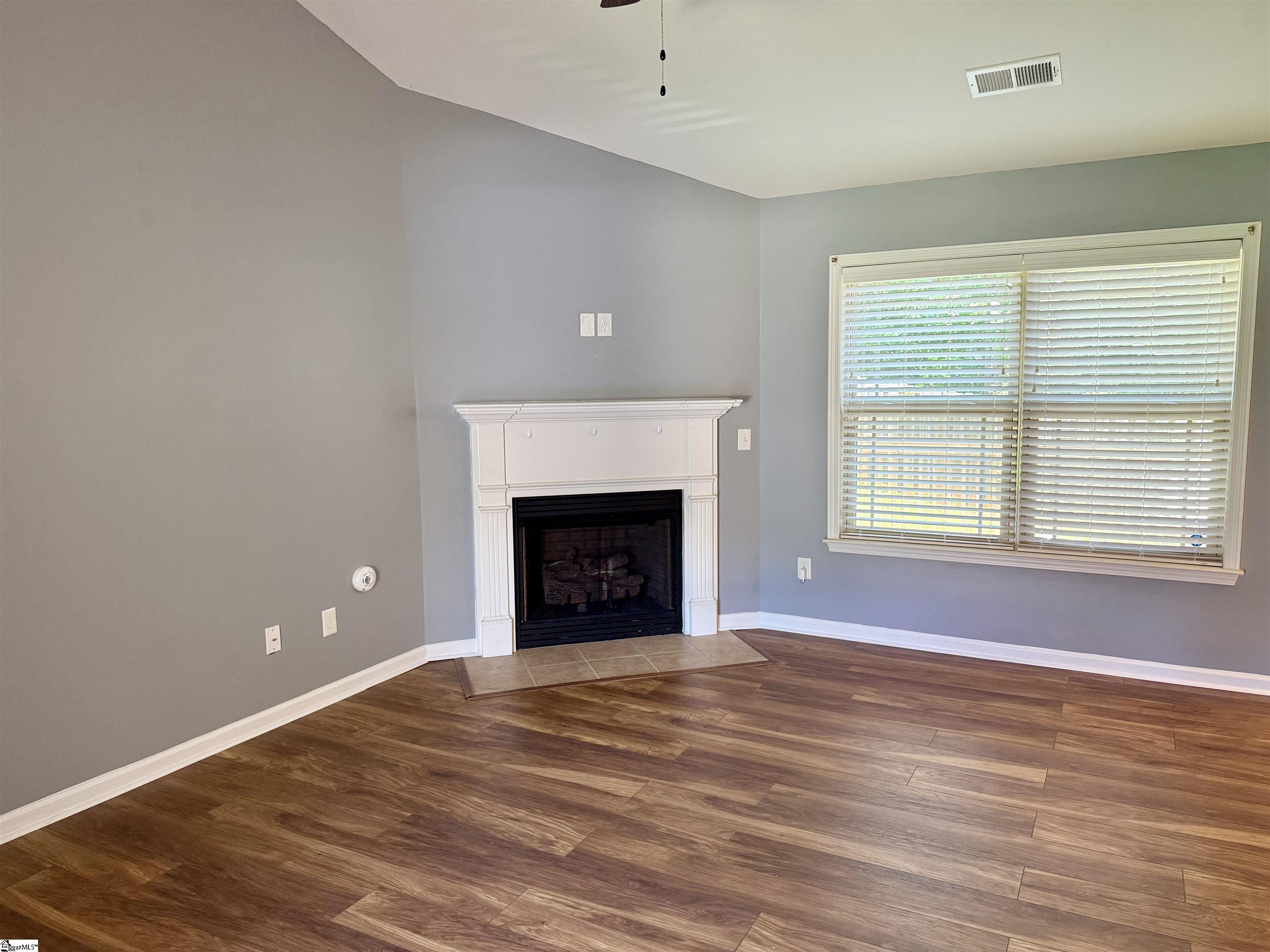 Photo 3 of Single family home for sale at 197 Tiara Ridge Ln, Duncan, SC 29334 | MLS# 1571078 | Listing updated on 2026-09-03