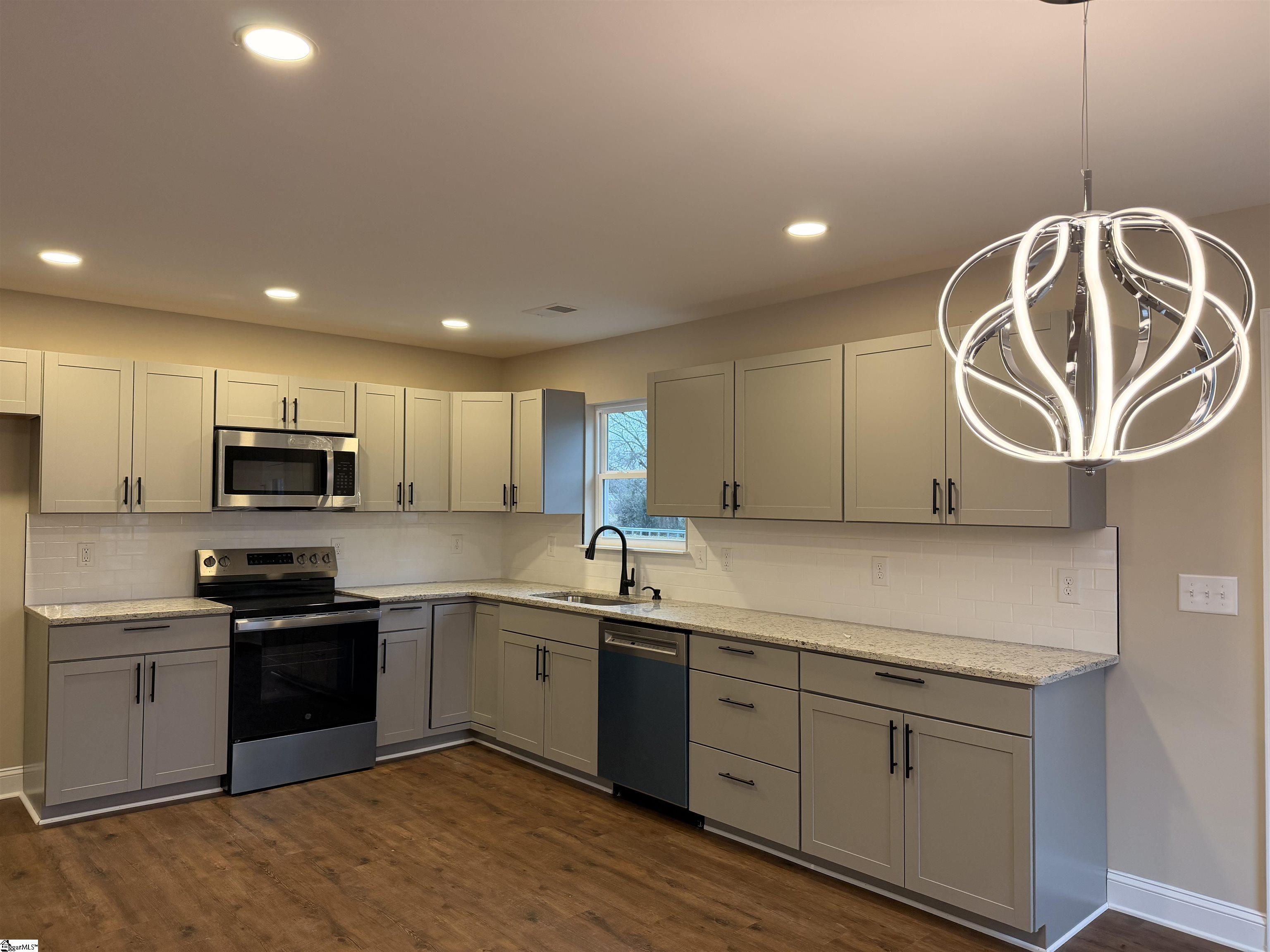 1606 S Murray Avenue Extension photo 3