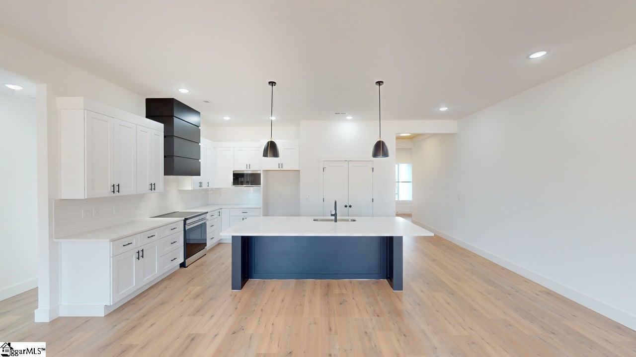 261 Ridge Road photo 2