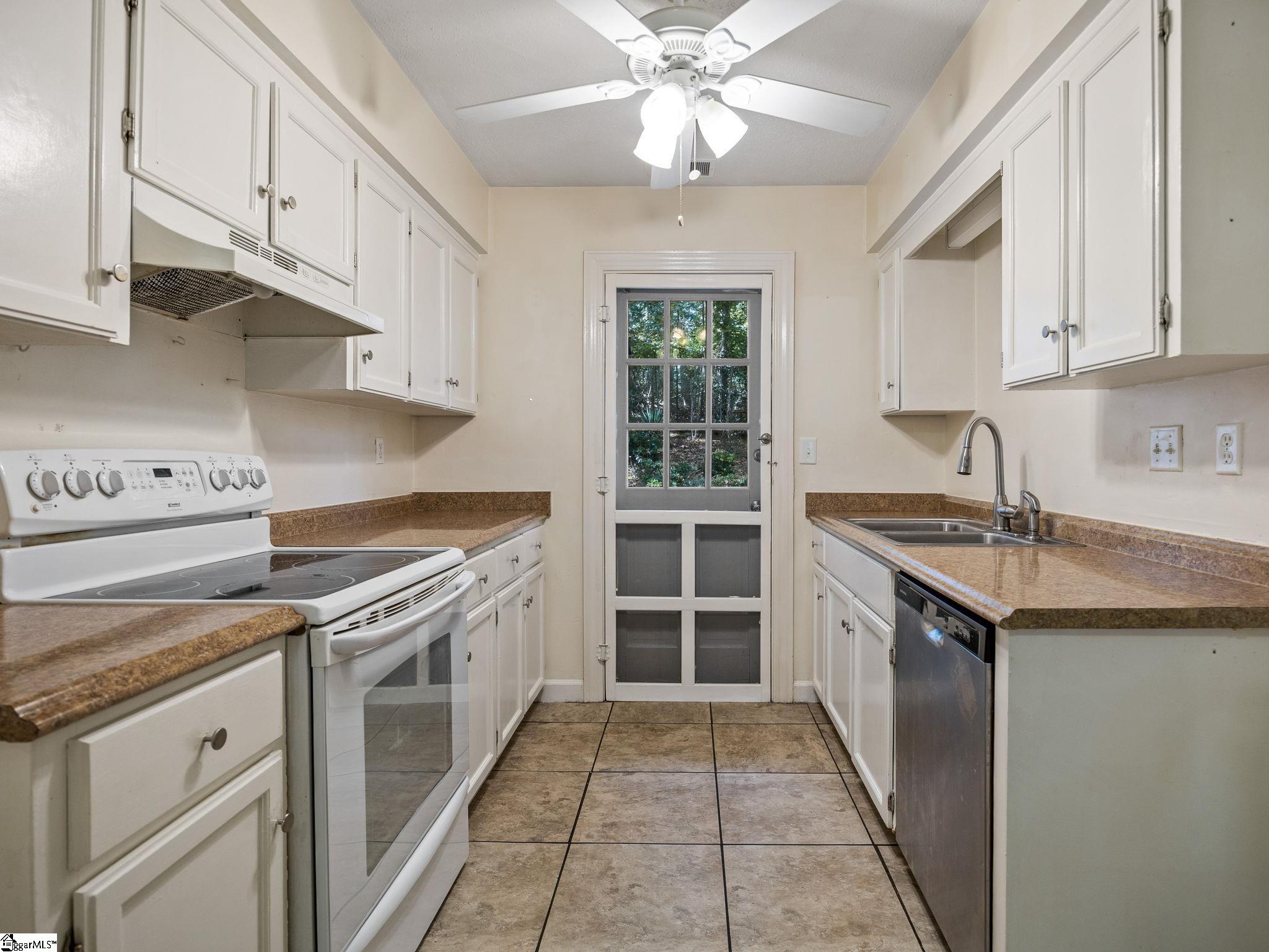 153 Highridge Drive Spartanburg, SC 29307