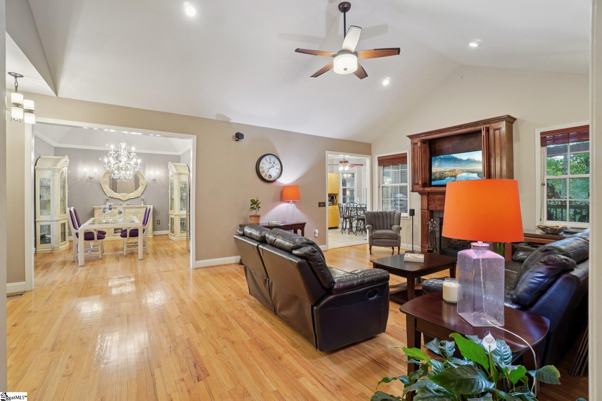 100 Paris Glen Way Greenville, SC 29609