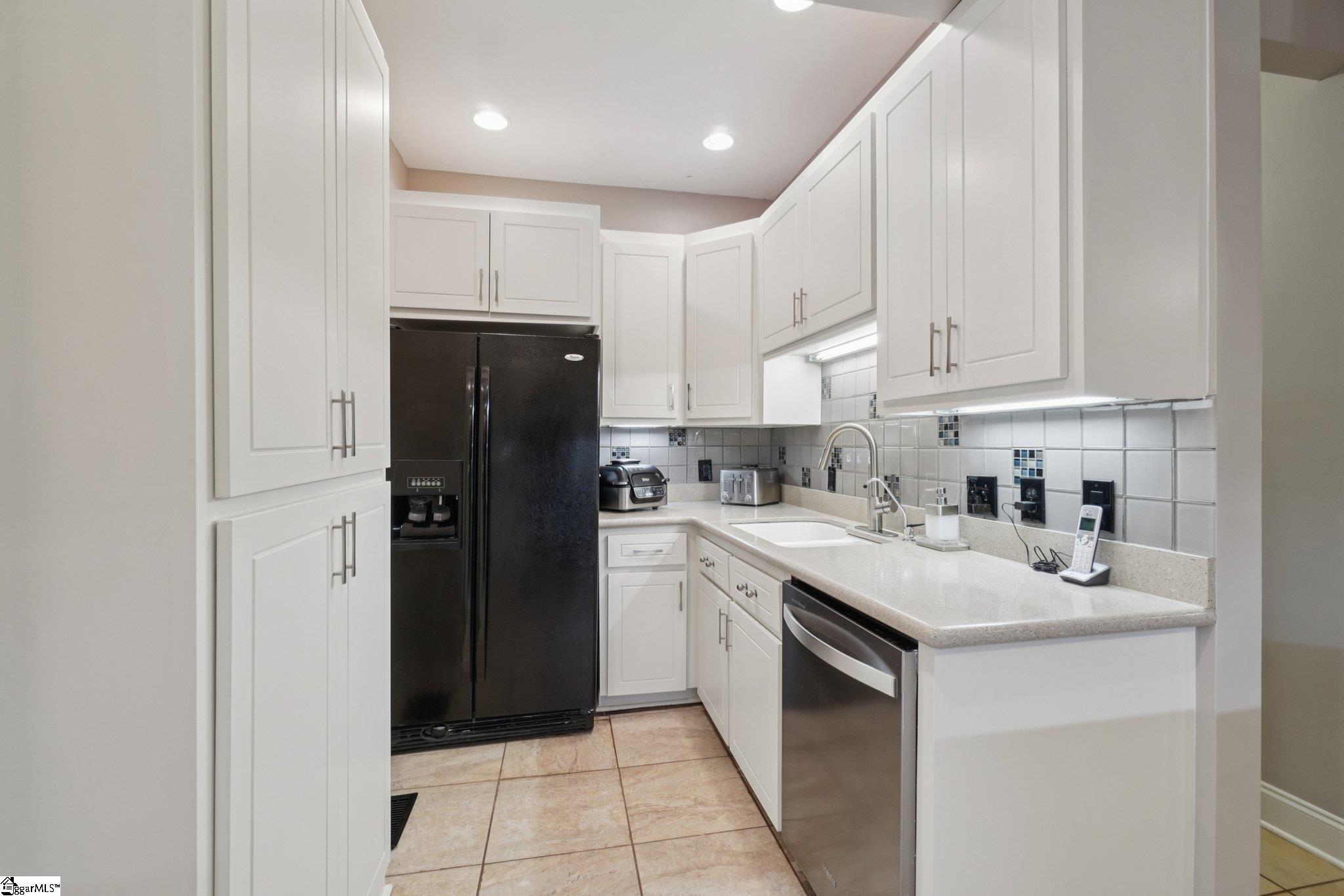 100 Paris Glen Way Greenville, SC 29609