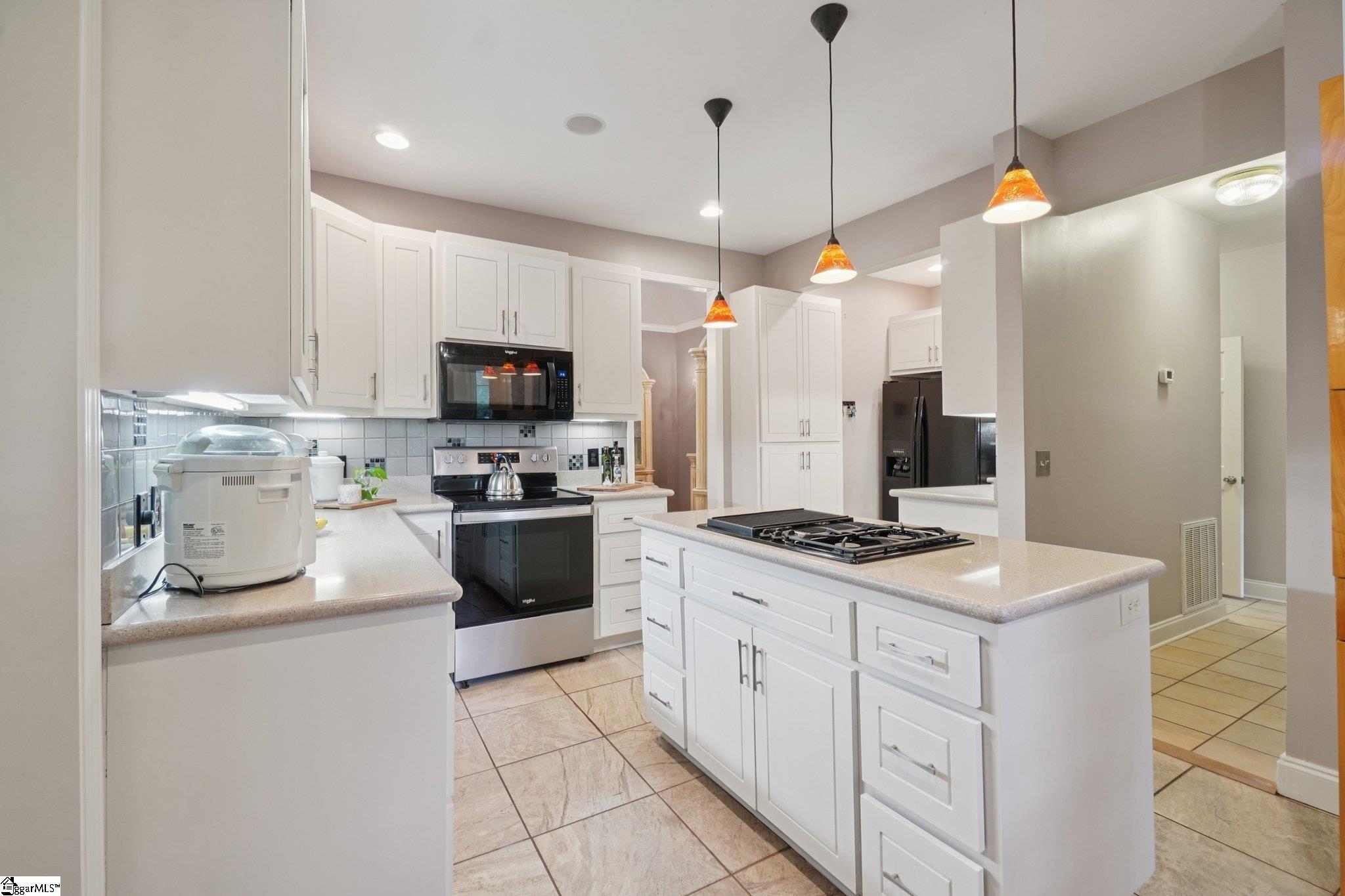 100 Paris Glen Way Greenville, SC 29609