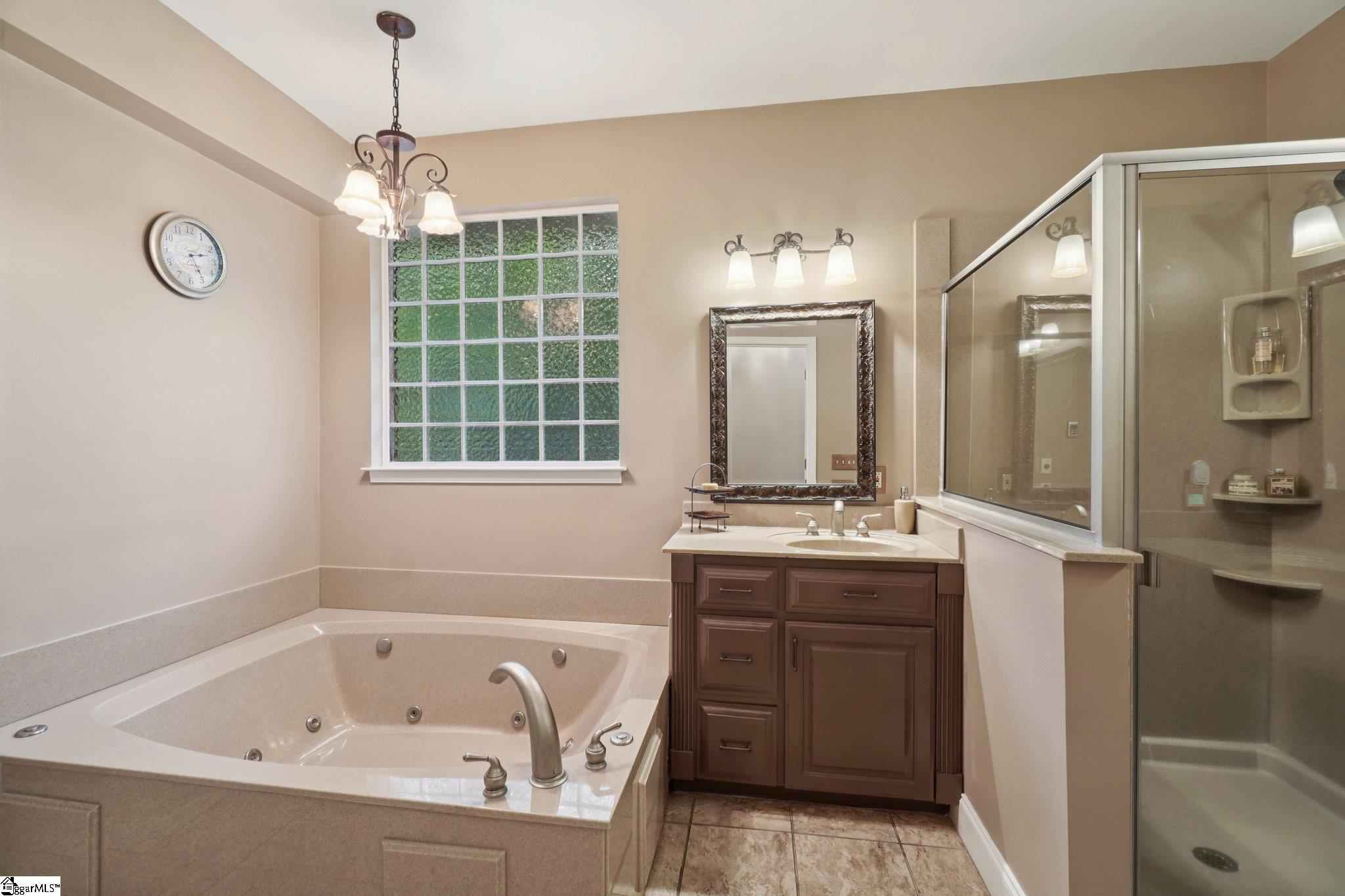 100 Paris Glen Way Greenville, SC 29609