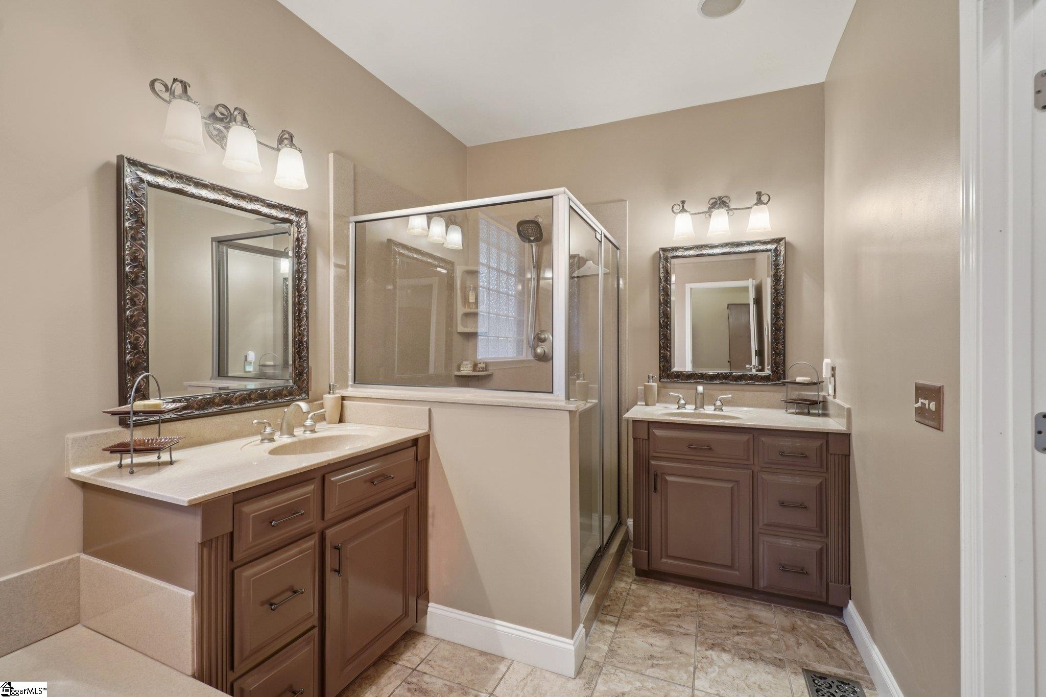 100 Paris Glen Way Greenville, SC 29609