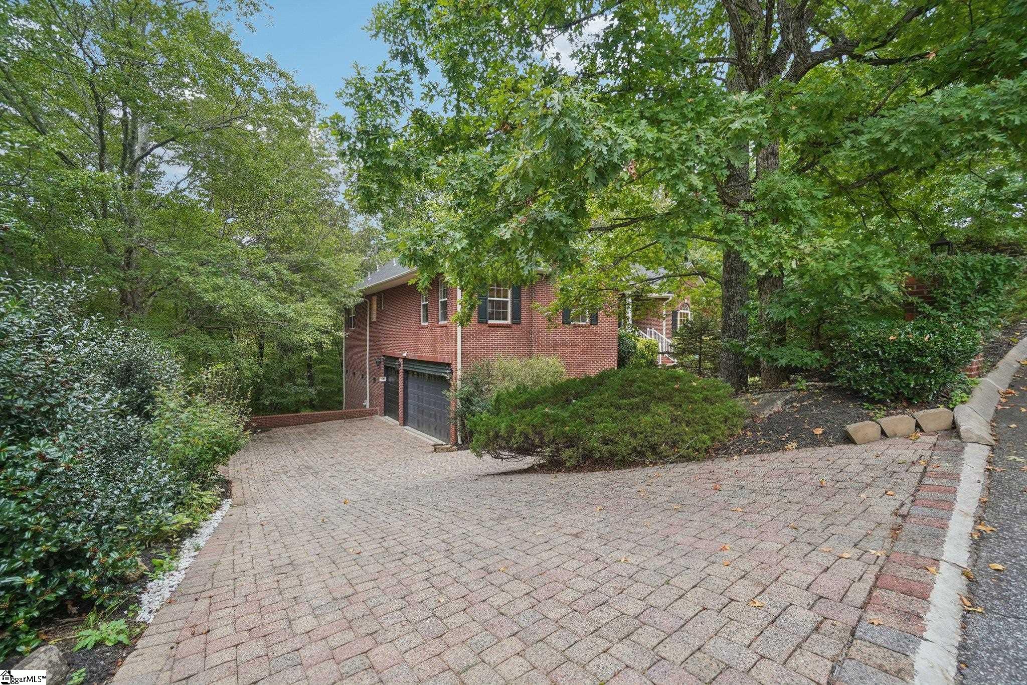 100 Paris Glen Way Greenville, SC 29609