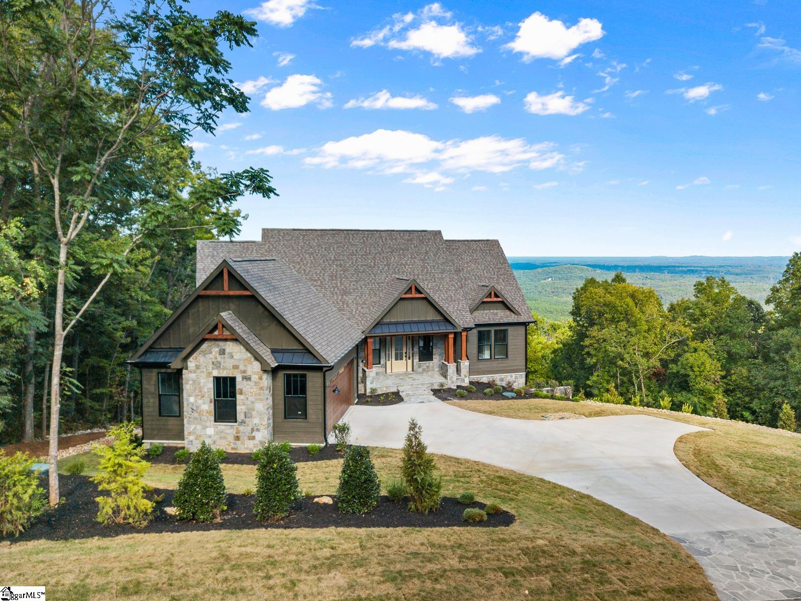 Photo 1 of Single family home for sale at 811 Raven Rd, Landrum, SC 29356 | MLS# 1571763 | Listing updated on 2026-09-16