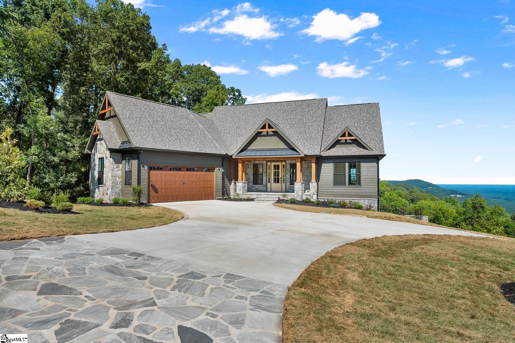 Photo 2 of Single family home for sale at 811 Raven Rd, Landrum, SC 29356 | MLS# 1571763 | Listing updated on 2026-09-16