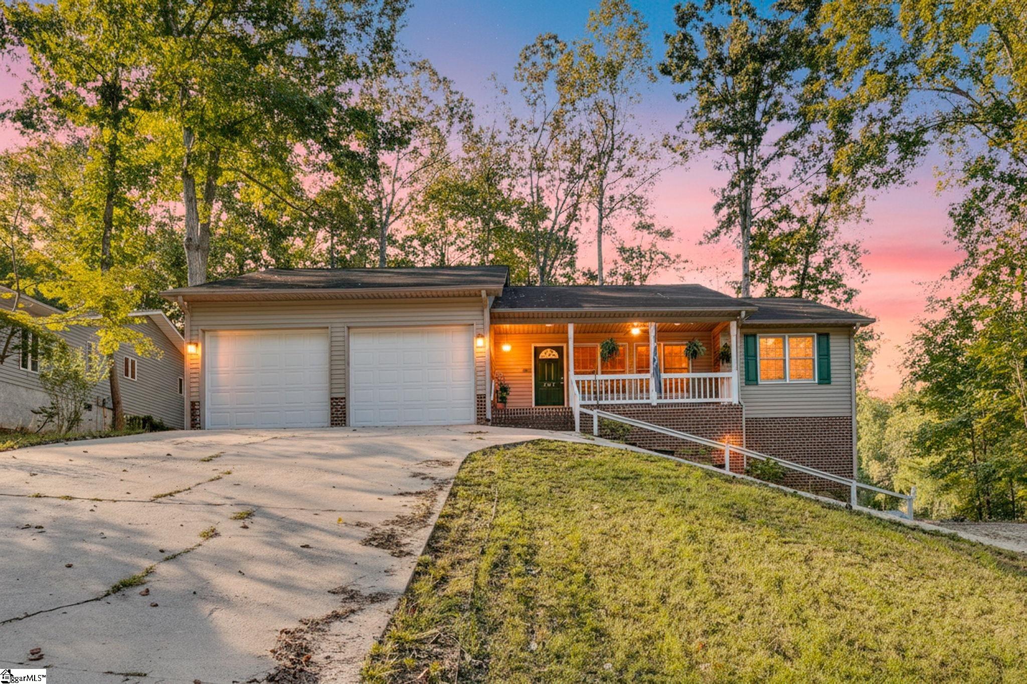 Photo 1 of Single family home for sale at 207 N Hogan Dr, Westminster, SC 29693 | MLS# 1572622 | Listing updated on 2026-09-19