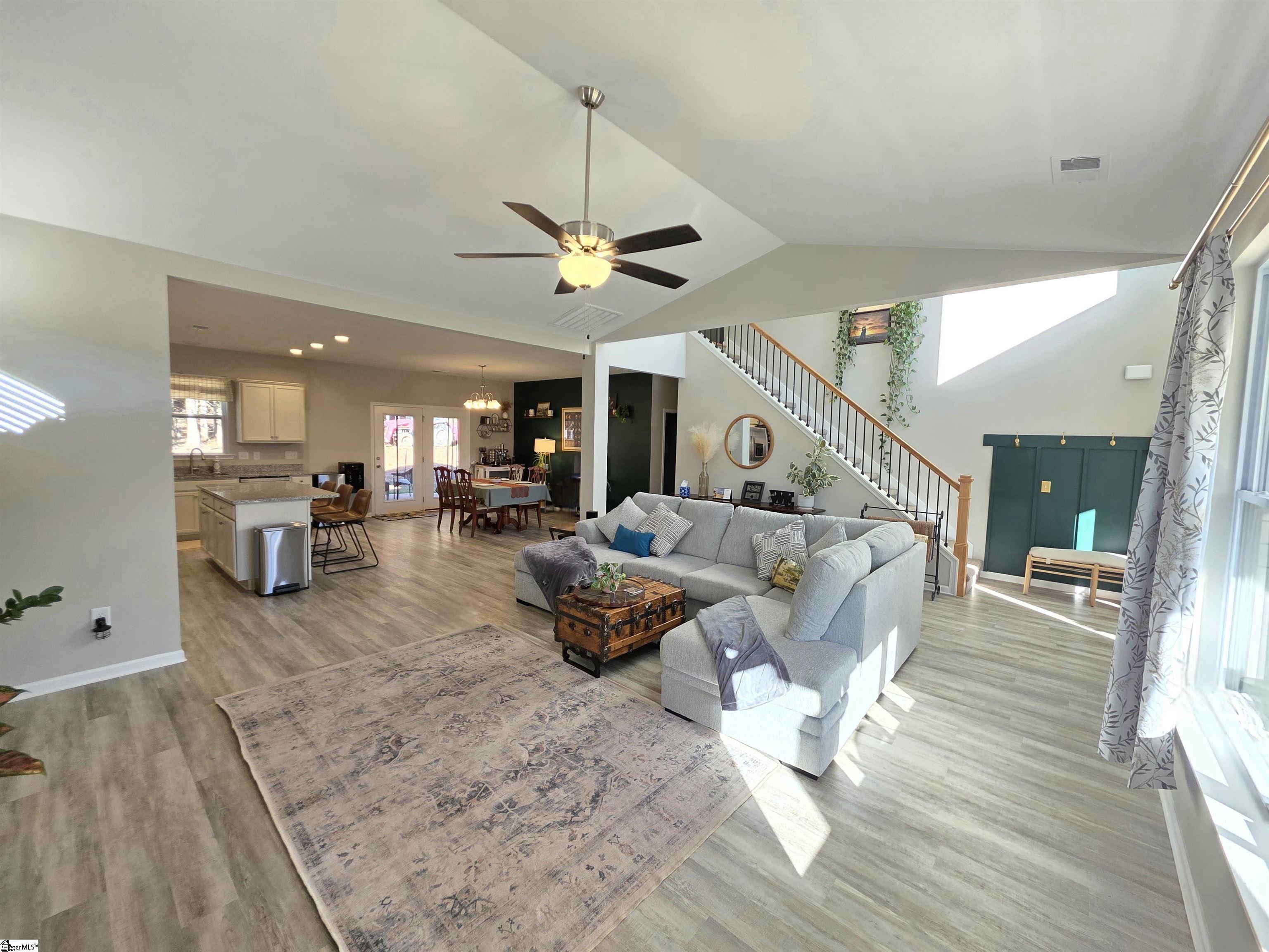 109 Quiet Way photo 3