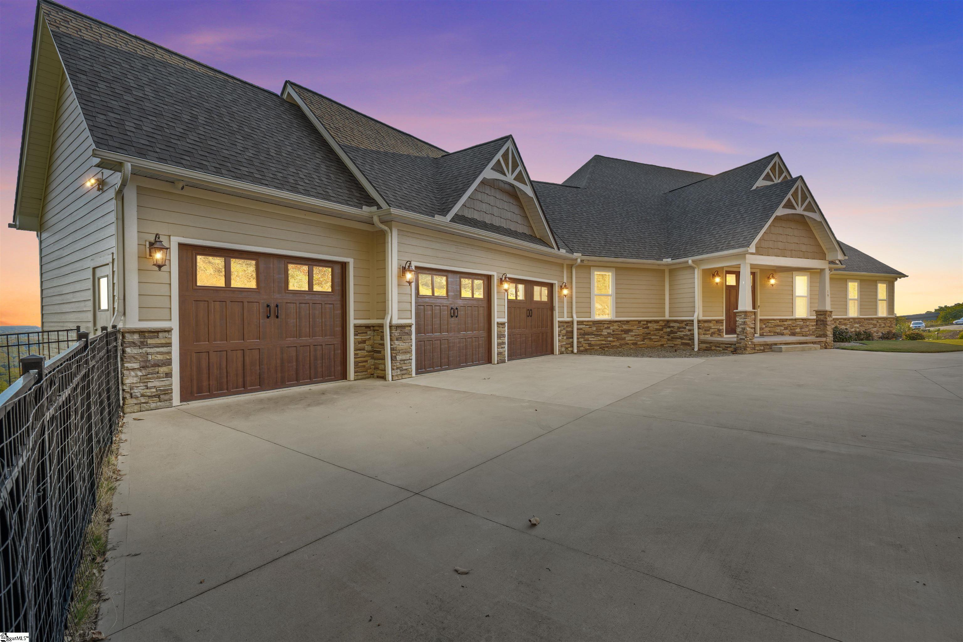 19 Tropicana Court Greenville, SC 29609