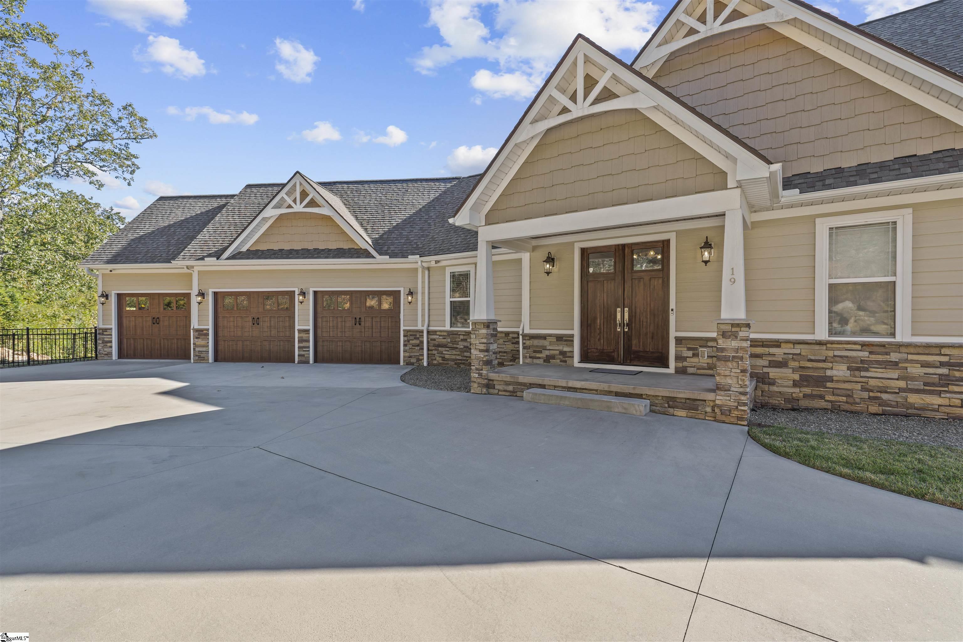 19 Tropicana Court Greenville, SC 29609