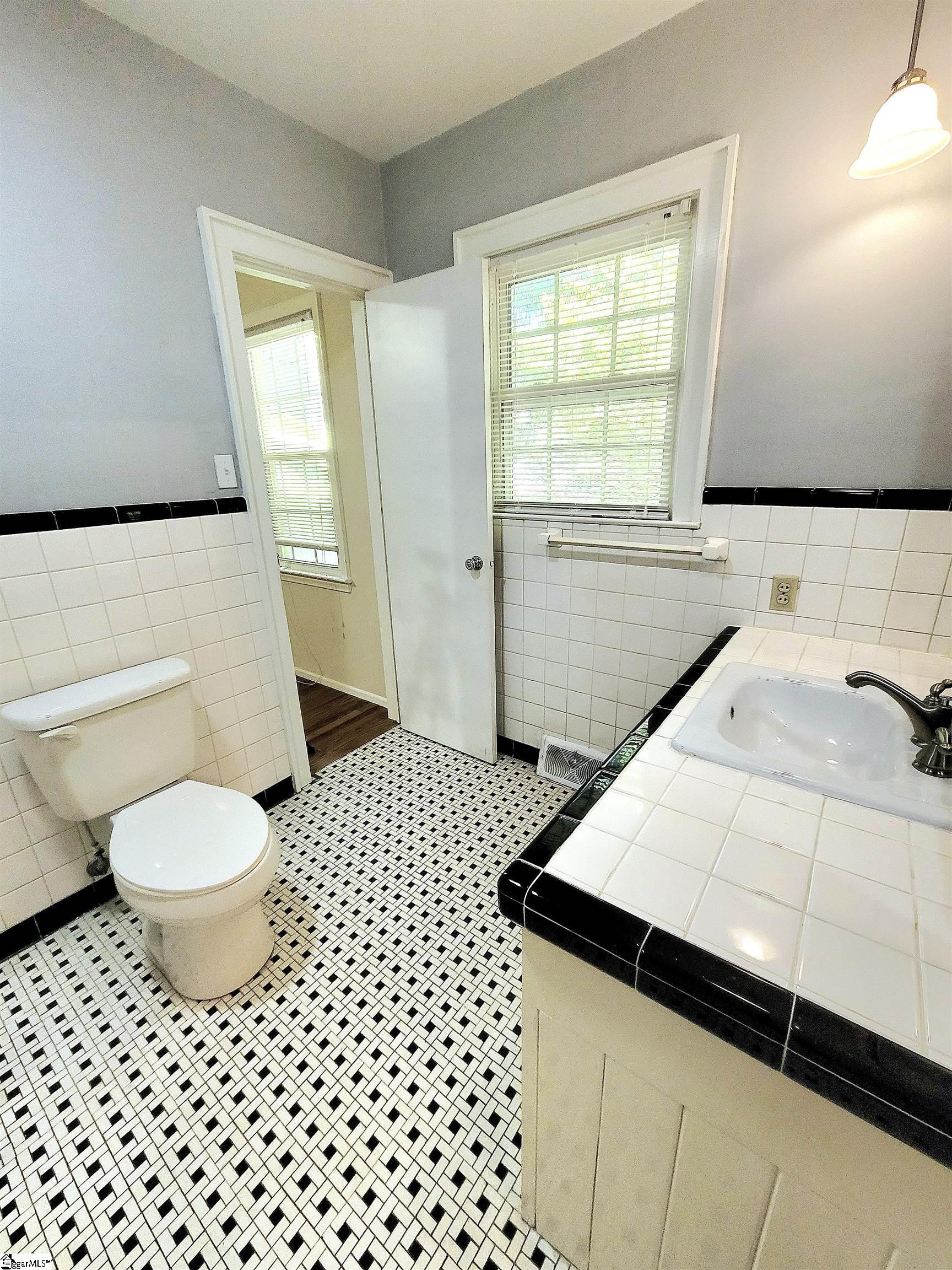 303 Tanglewood Drive Anderson, SC 29621