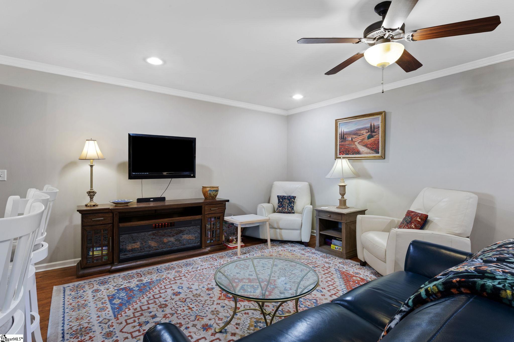 1124 E Lee Road Taylors, SC 29687-3318