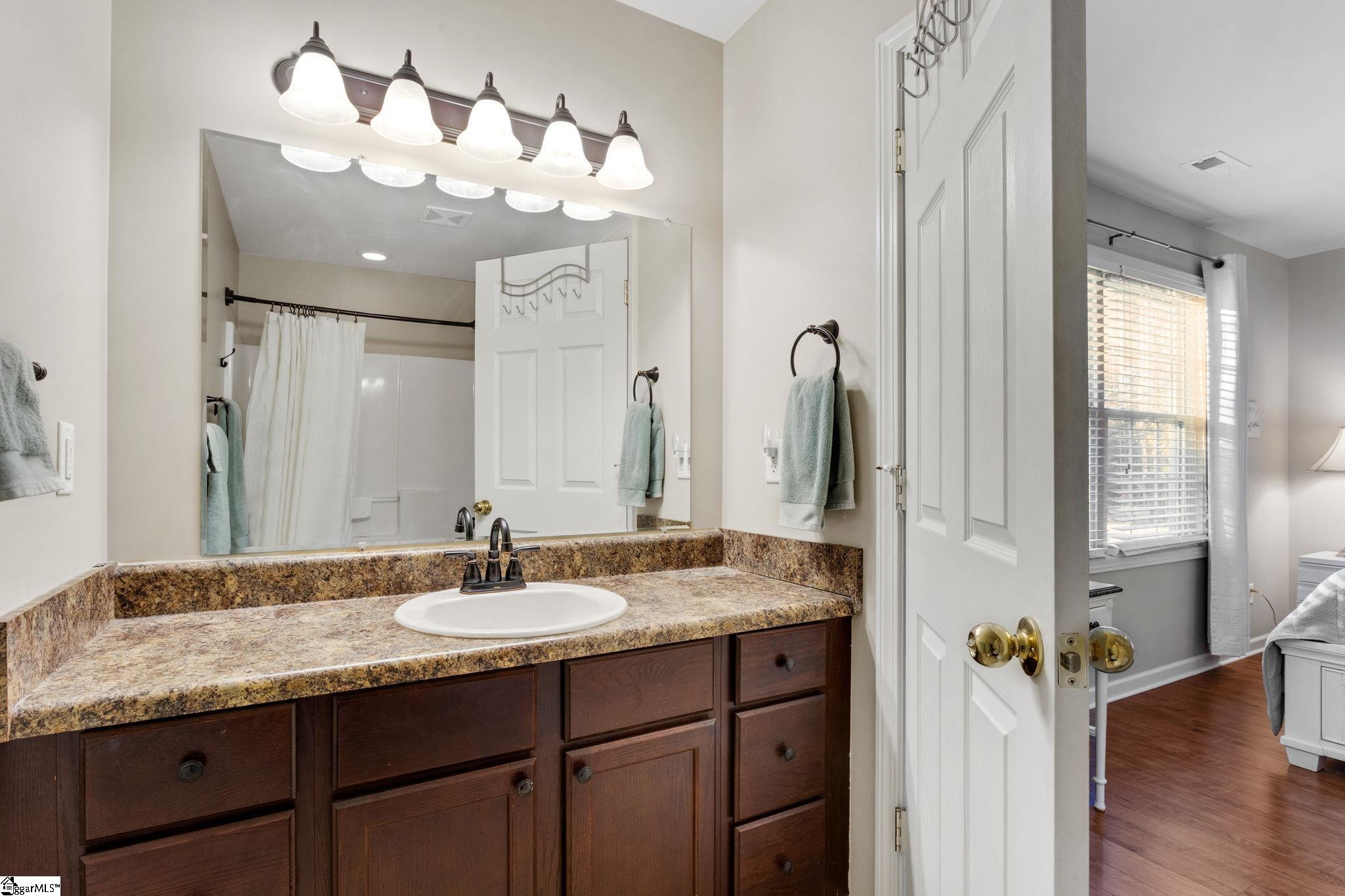 1124 E Lee Road Taylors, SC 29687-3318
