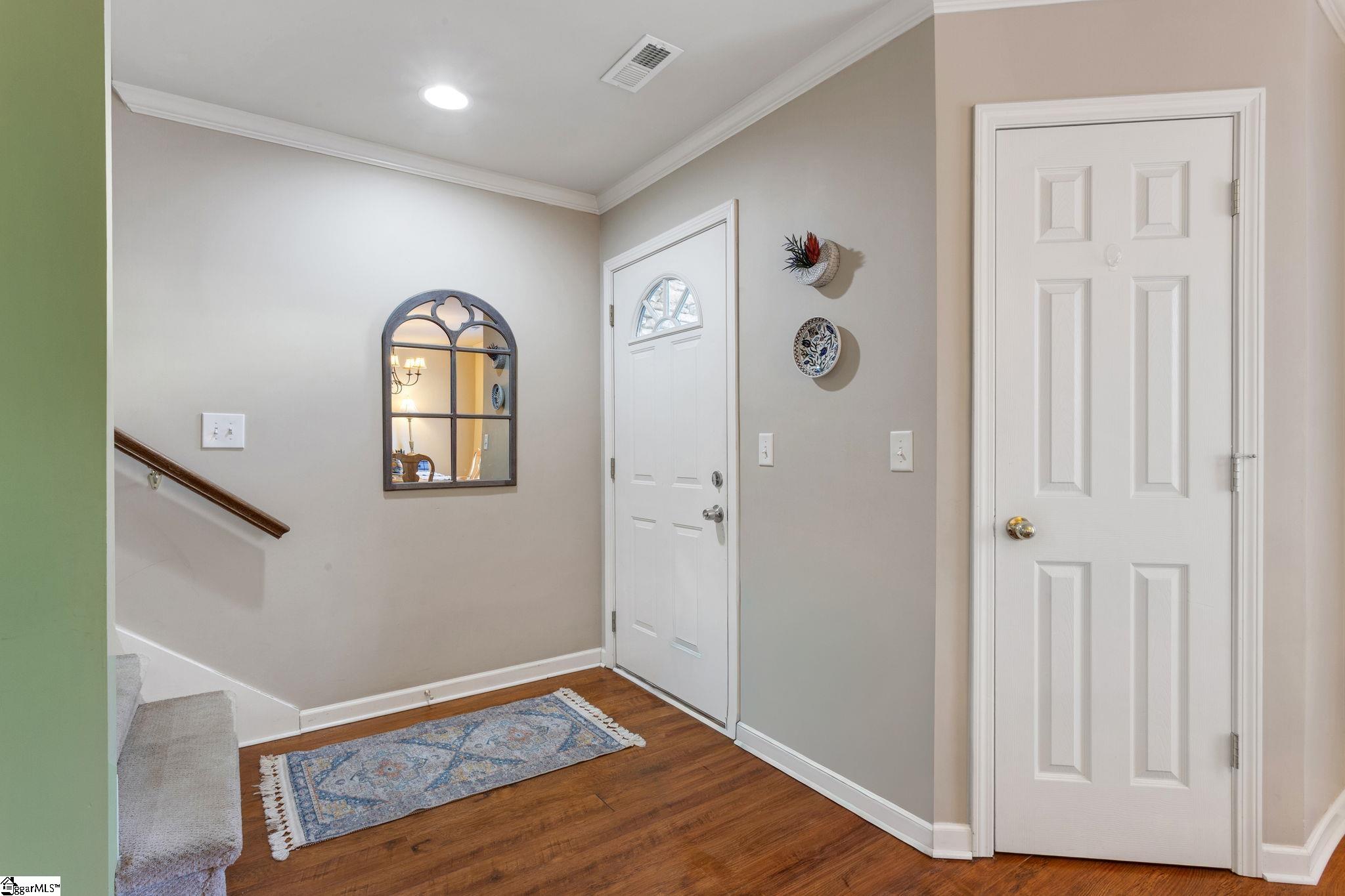 1124 E Lee Road Taylors, SC 29687-3318