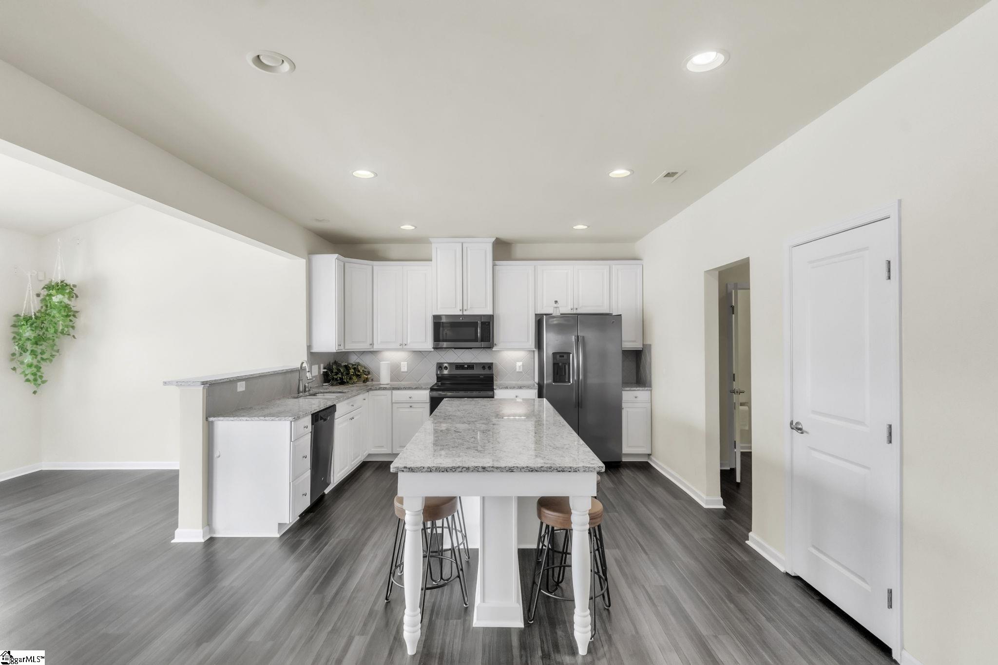 328 Bucklebury Road photo 11