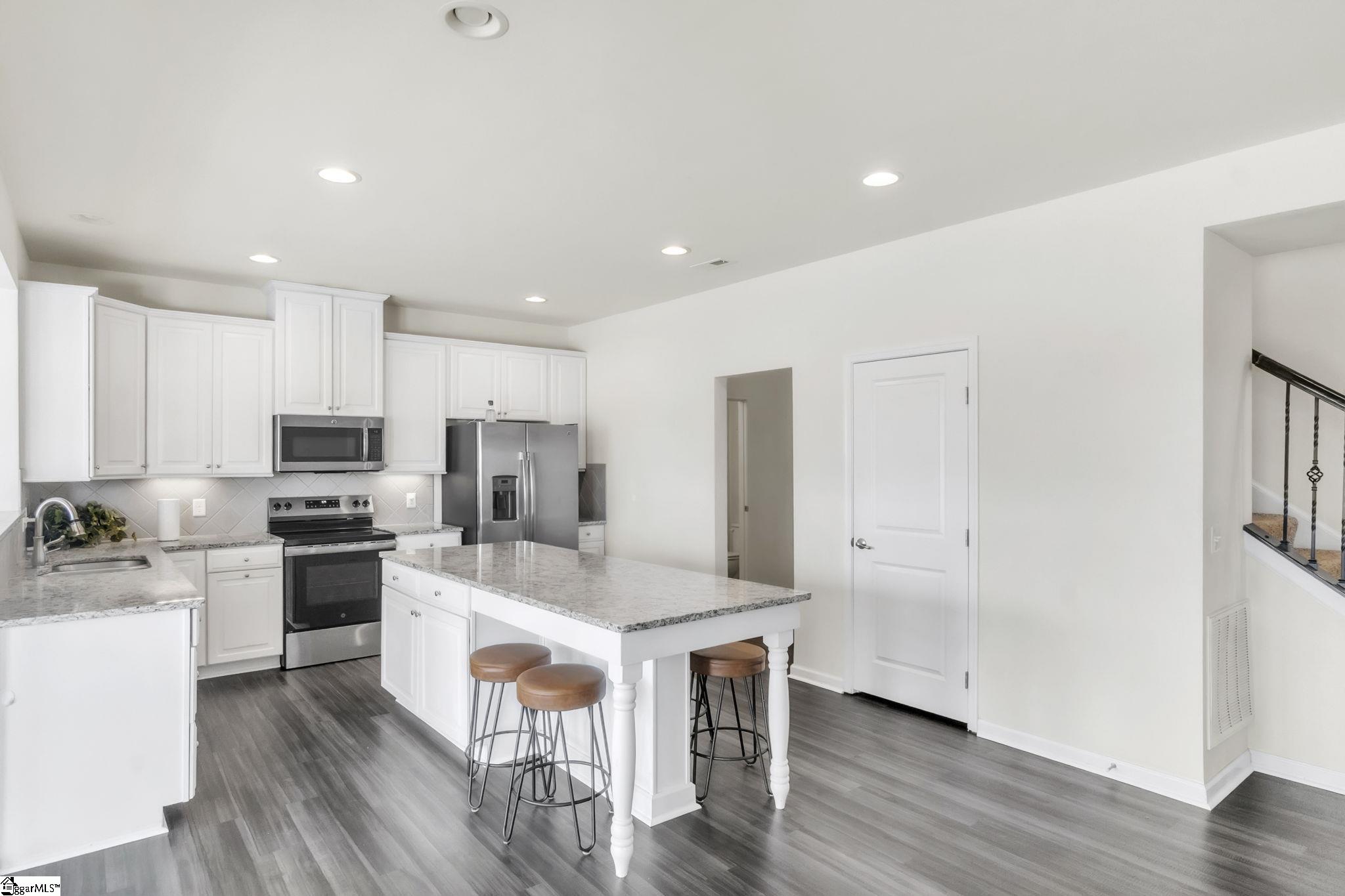 328 Bucklebury Road photo 12