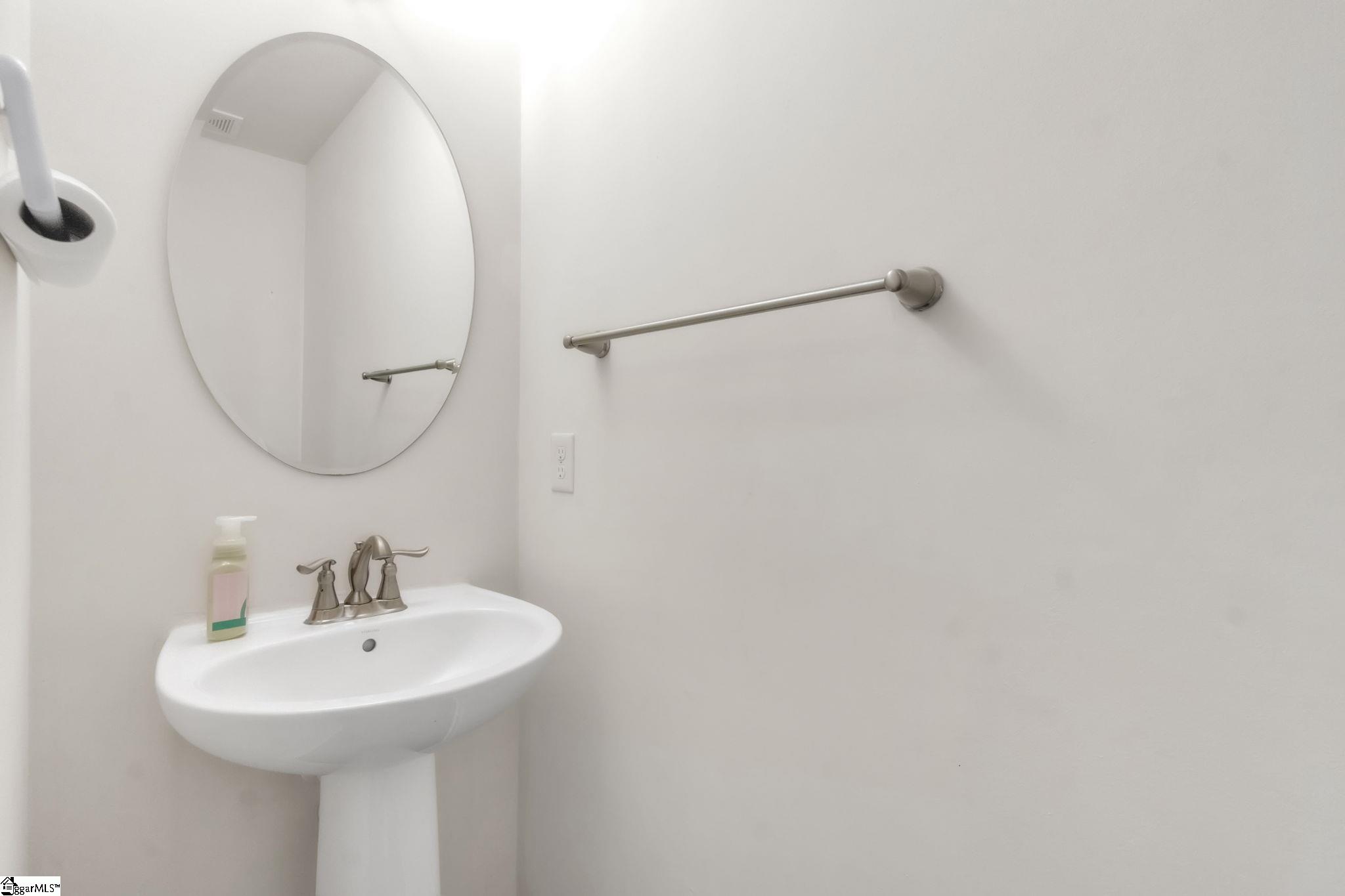 328 Bucklebury Road photo 16