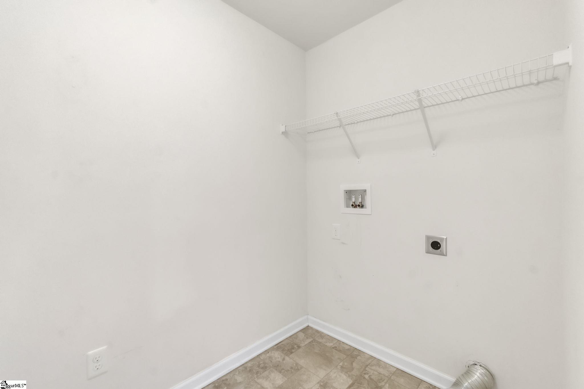 328 Bucklebury Road photo 31