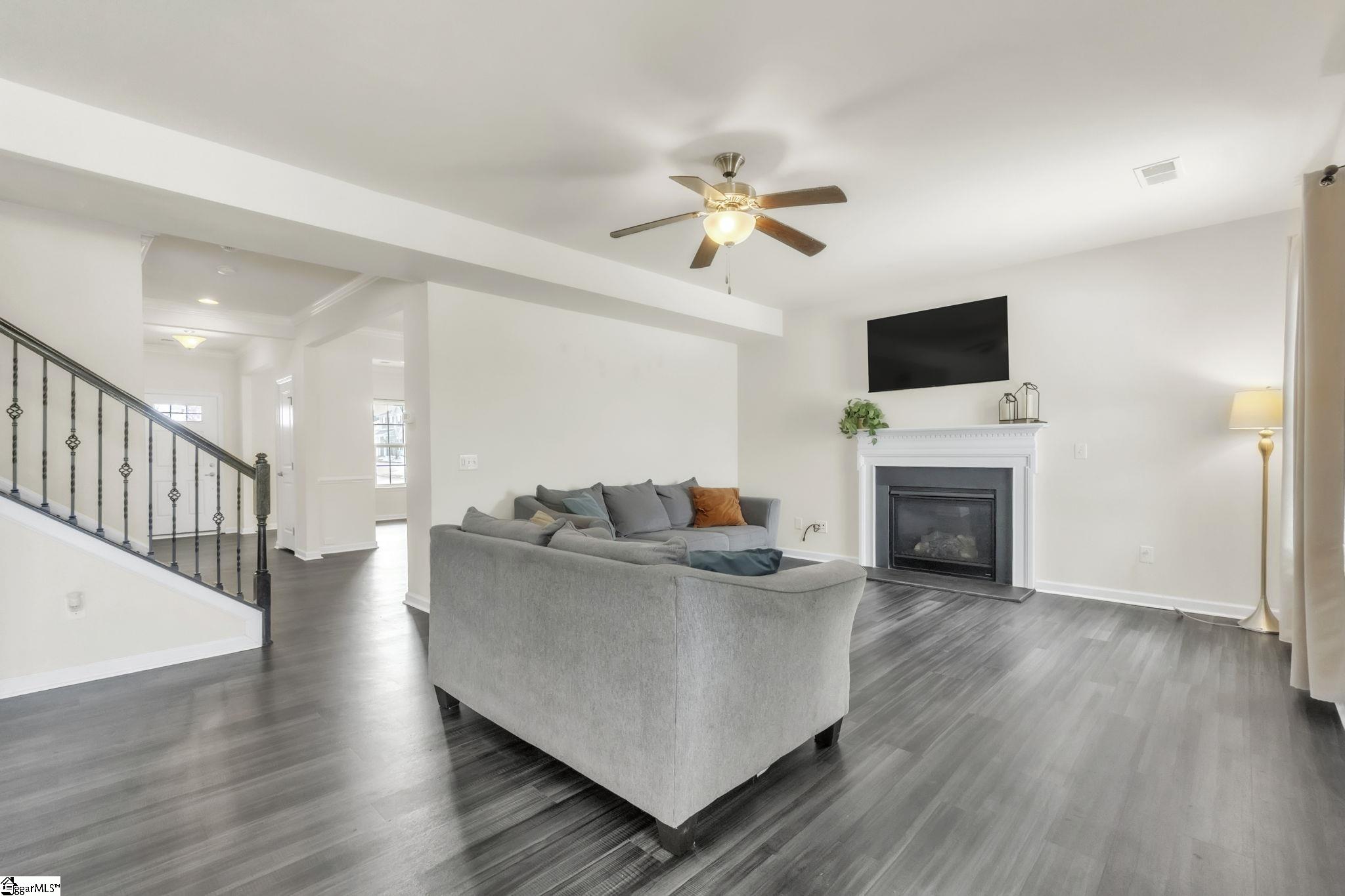 328 Bucklebury Road photo 9