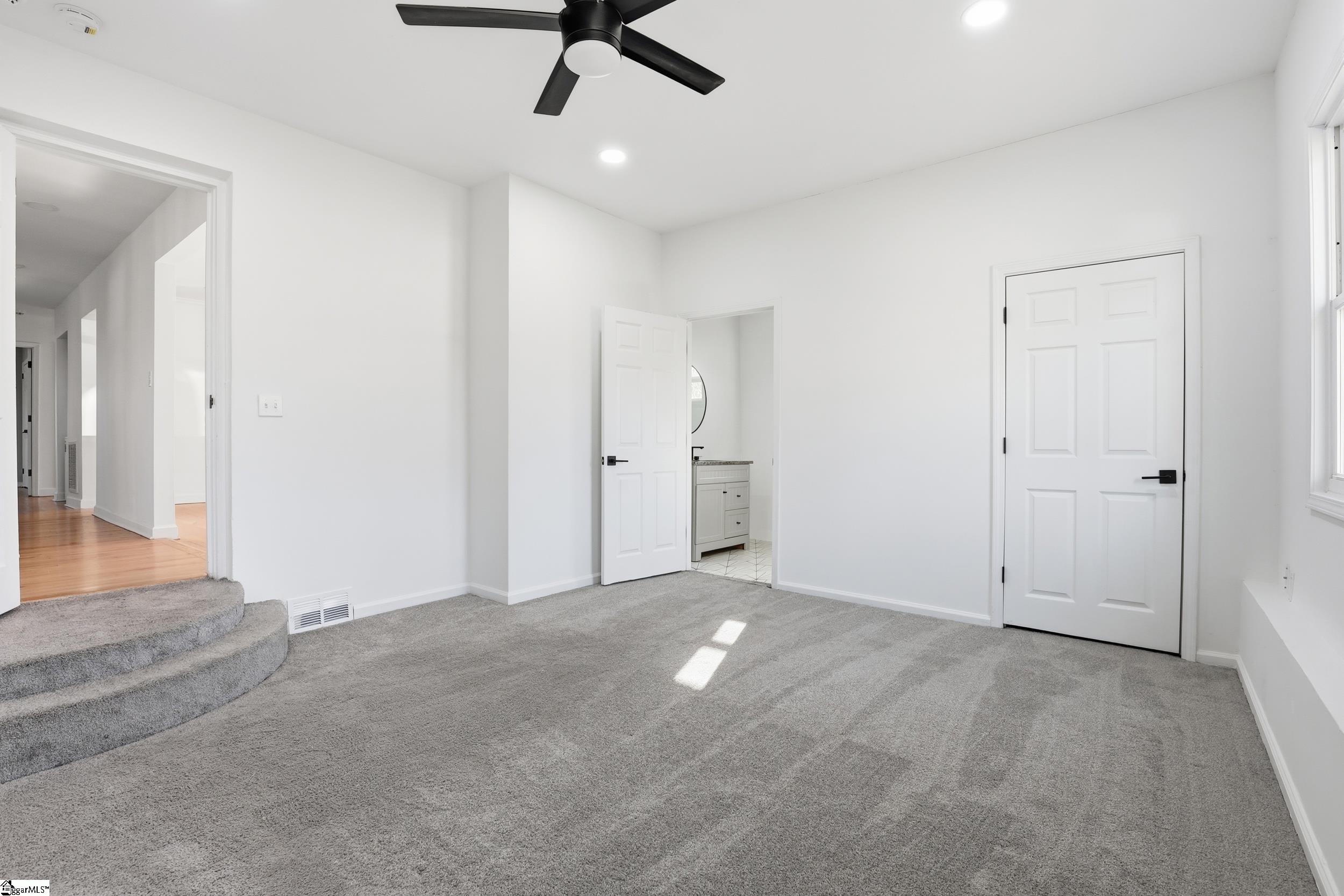 601 S D Street Easley, SC 29640