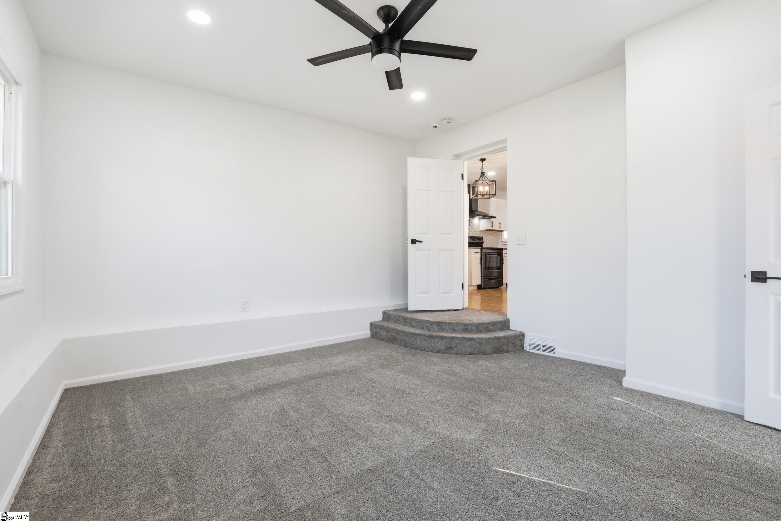 601 S D Street Easley, SC 29640