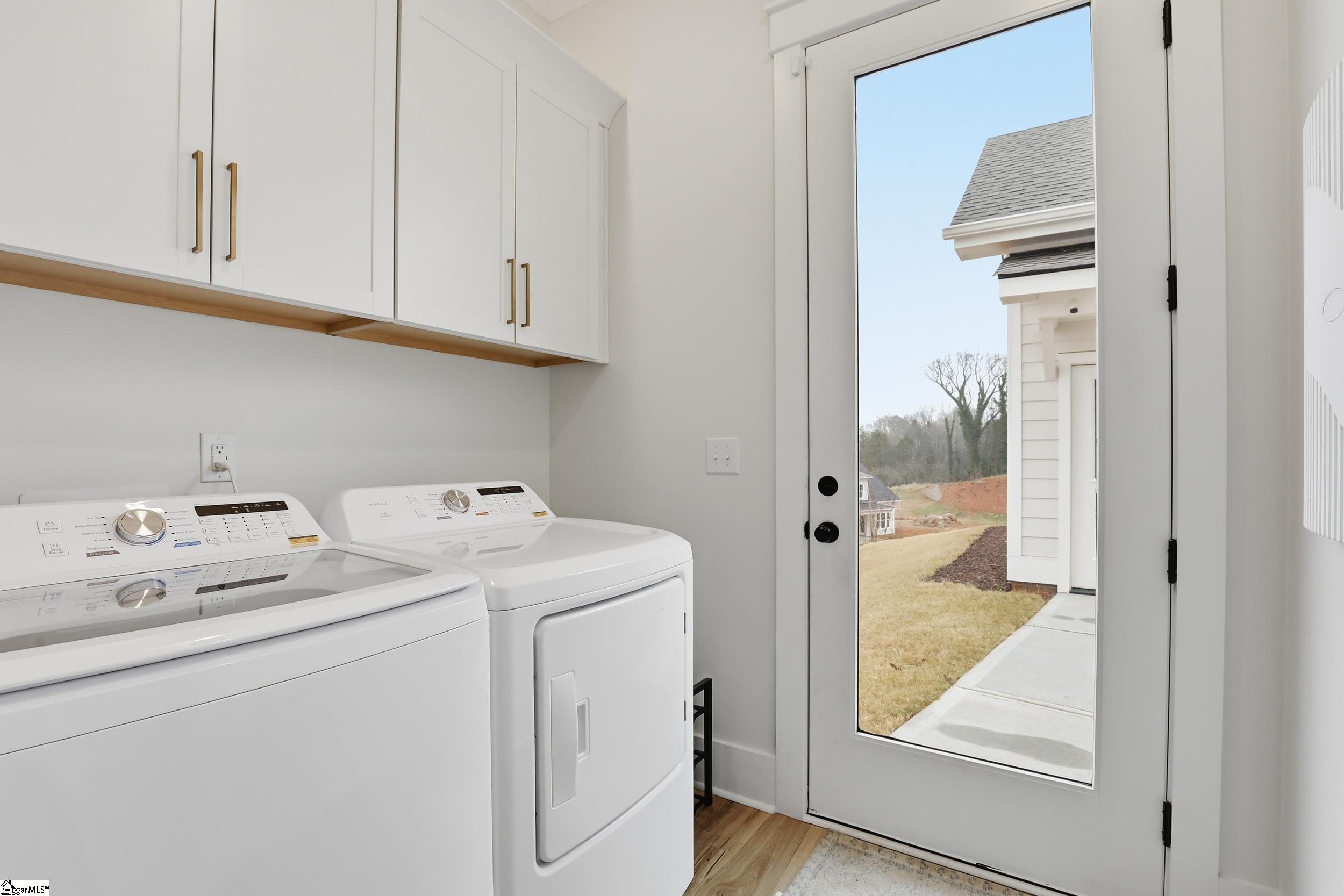 100 Benjamin Boulevard photo 24