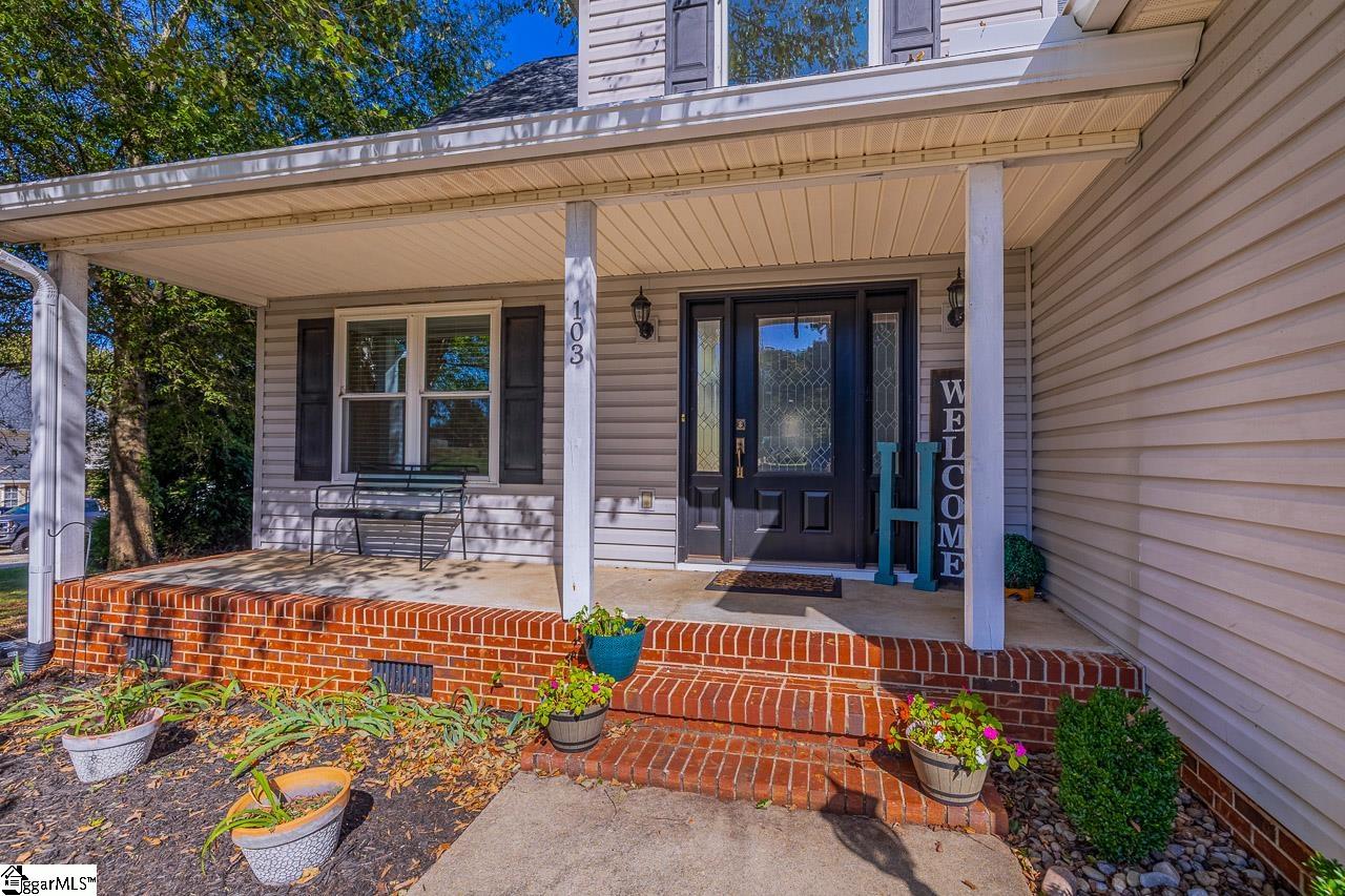 103 Lyndhurst Drive photo 2