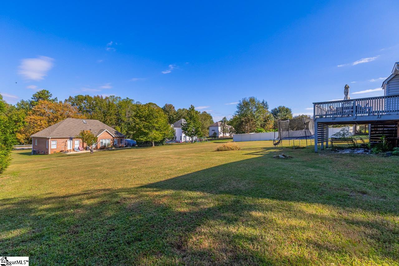 103 Lyndhurst Drive photo 26