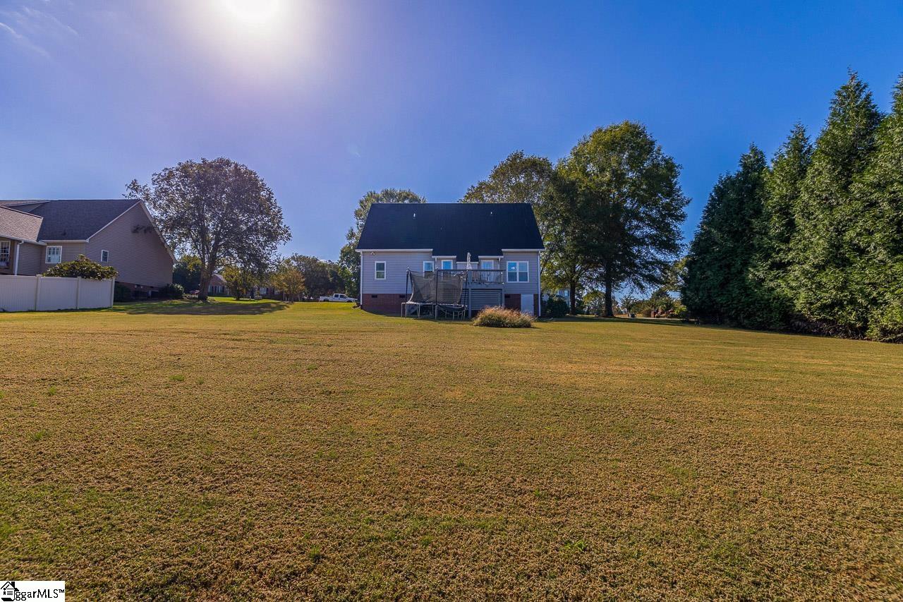 103 Lyndhurst Drive photo 27