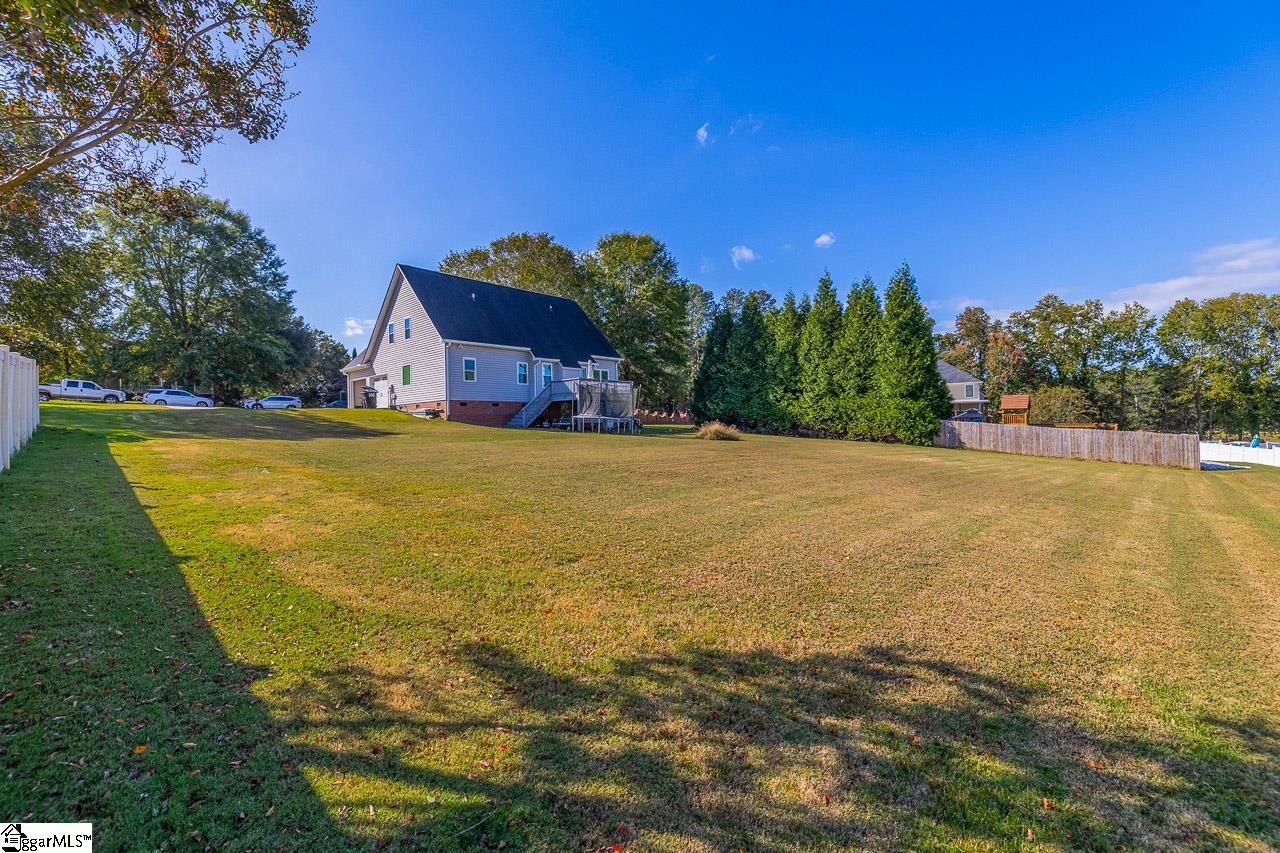 103 Lyndhurst Drive photo 28