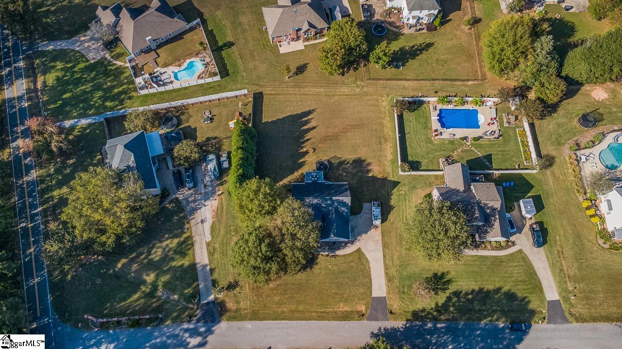 103 Lyndhurst Drive photo 32