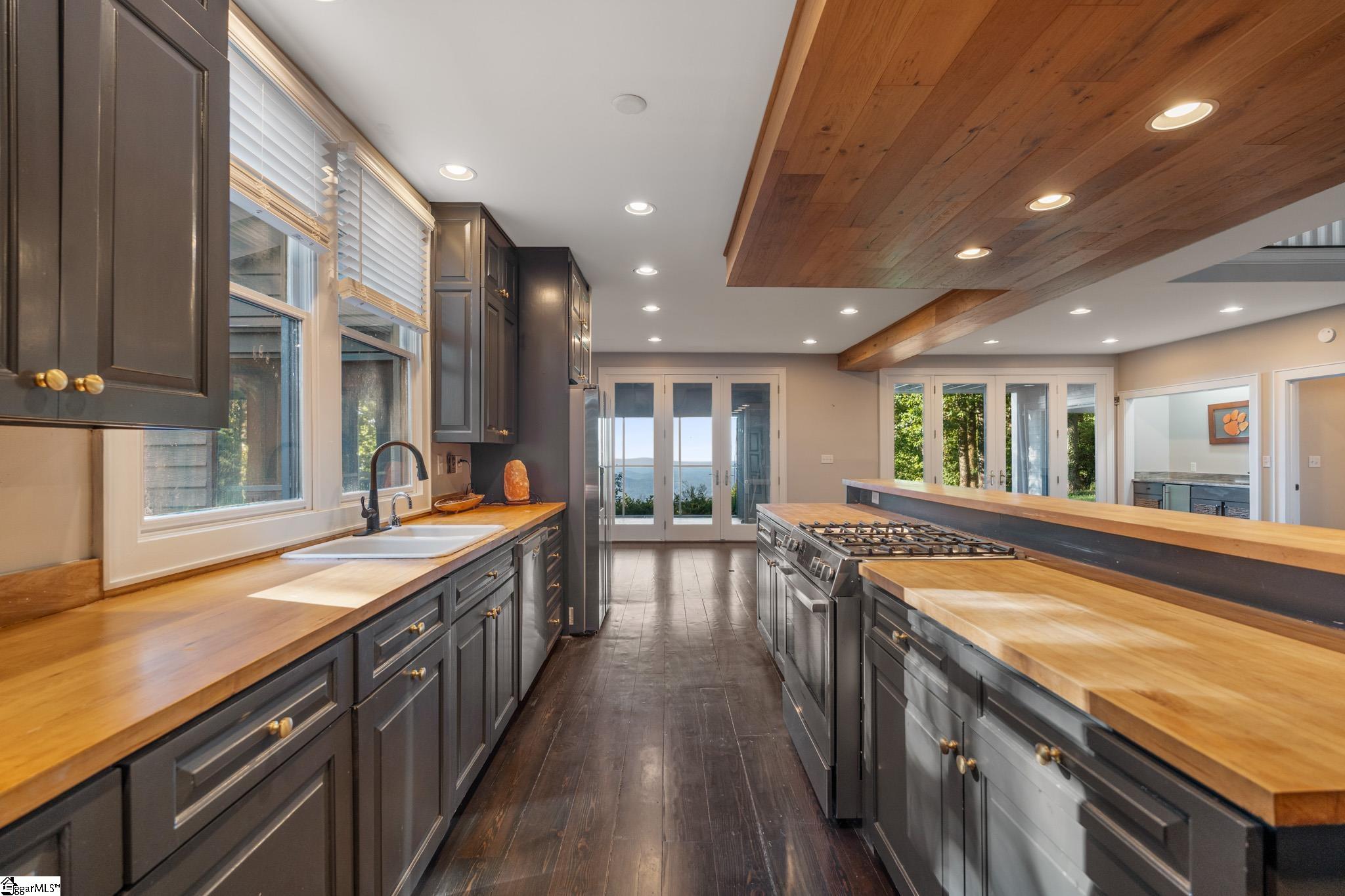 42 Wild Magnolia Way, Zirconia NC 28790