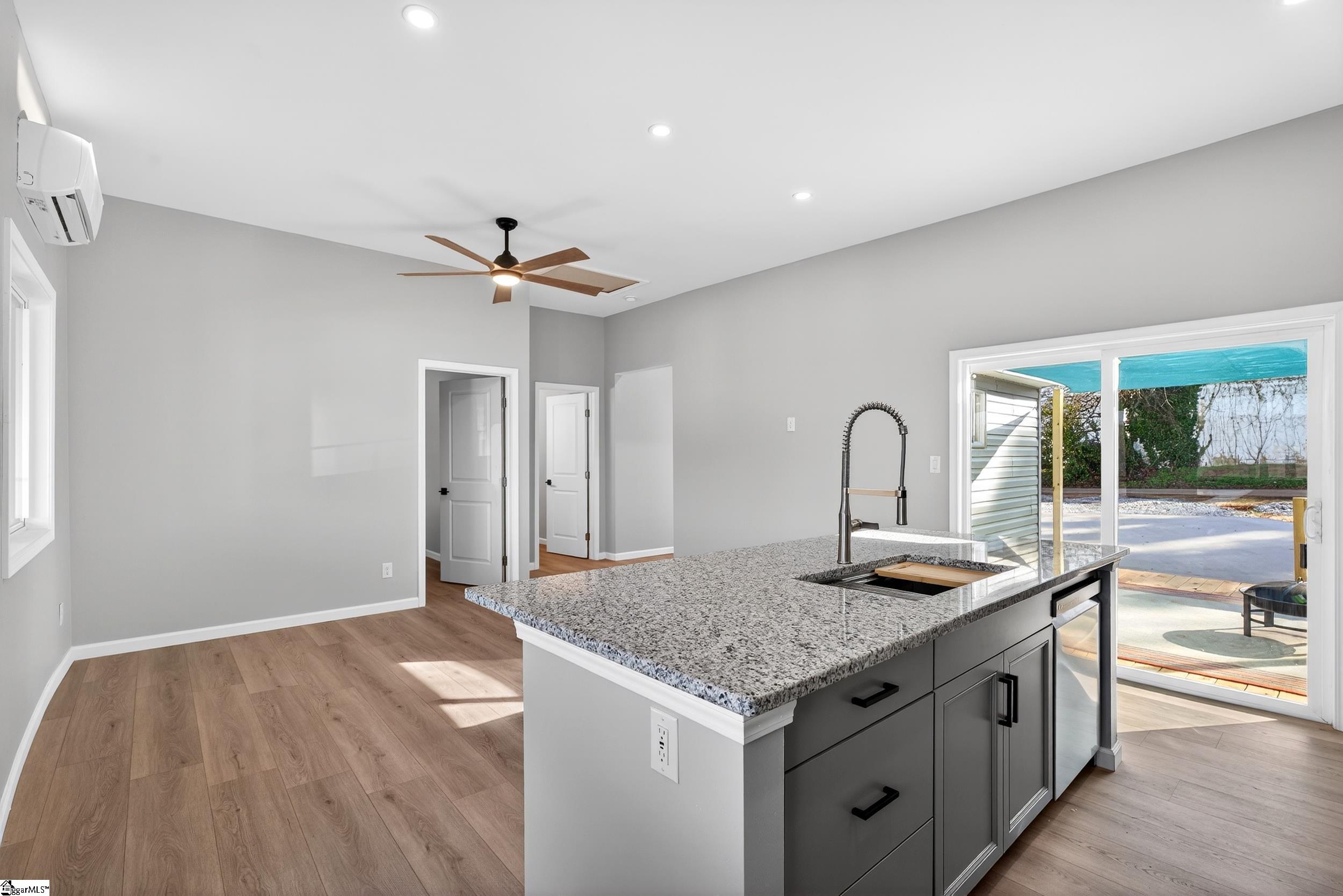 35 Henry Street Greenville, SC 29605